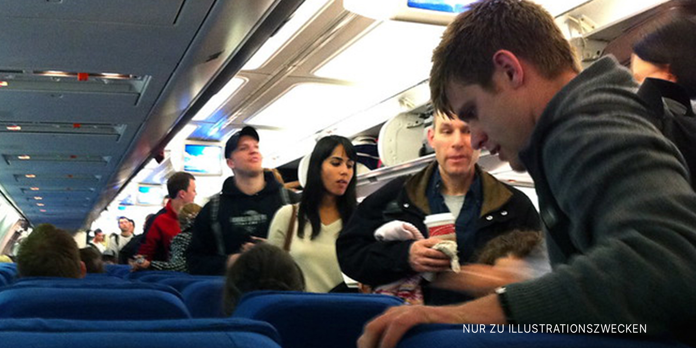 Passagiere in einem Flugzeug | Quelle: flickr.com/MattHurst/CC BY-SA 2.0