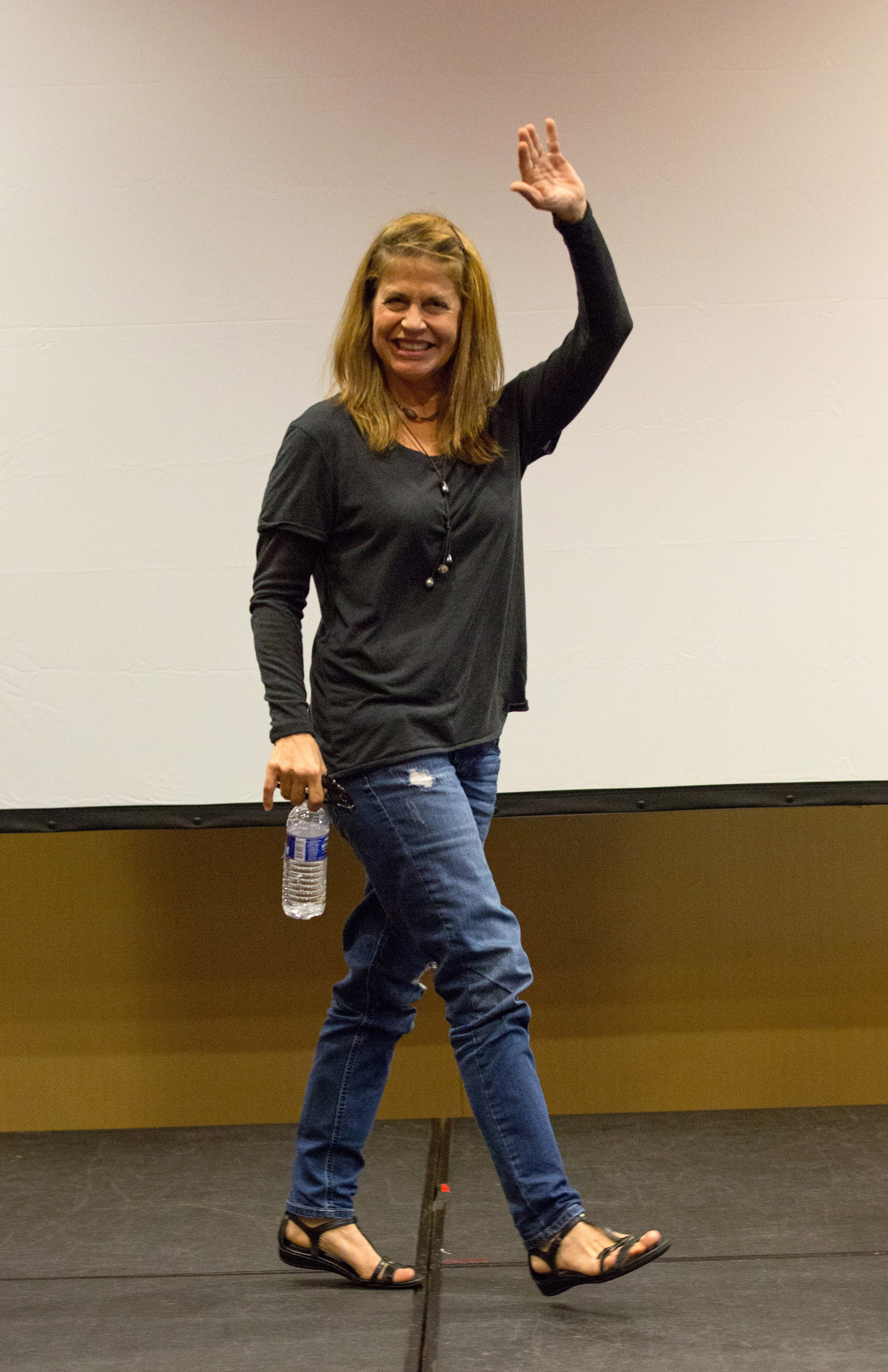 Linda Hamilton am zweiten Tag des Horrorhound Weekend am 8. September 2012 in Indianapolis, Indiana. | Quelle: Getty Images