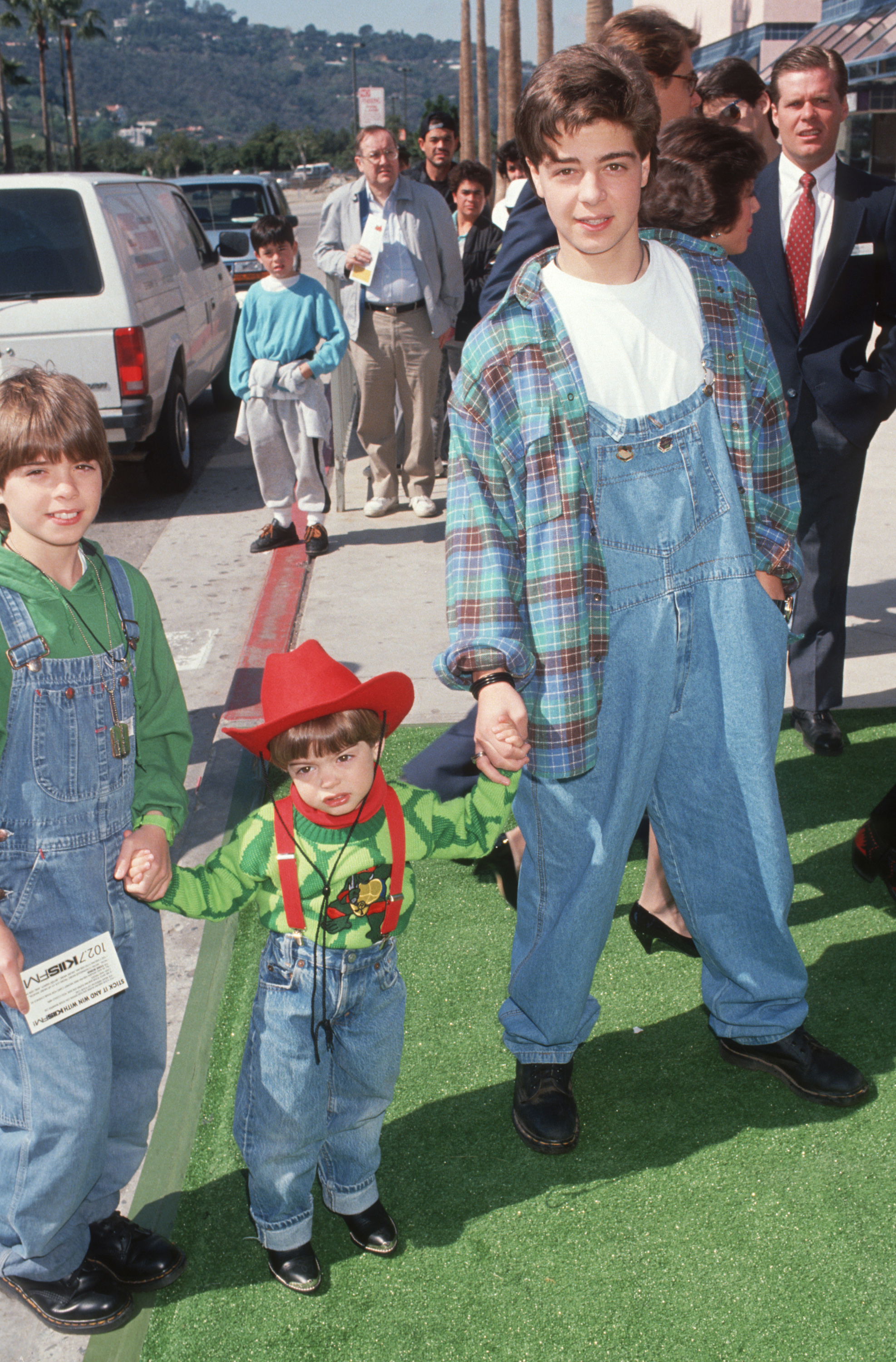 Die Geschwister bei der Premiere von "Teenage Mutant Ninja Turtles II: The Secret of the Ooze" in Los Angeles 1991 | Quelle: Getty Images