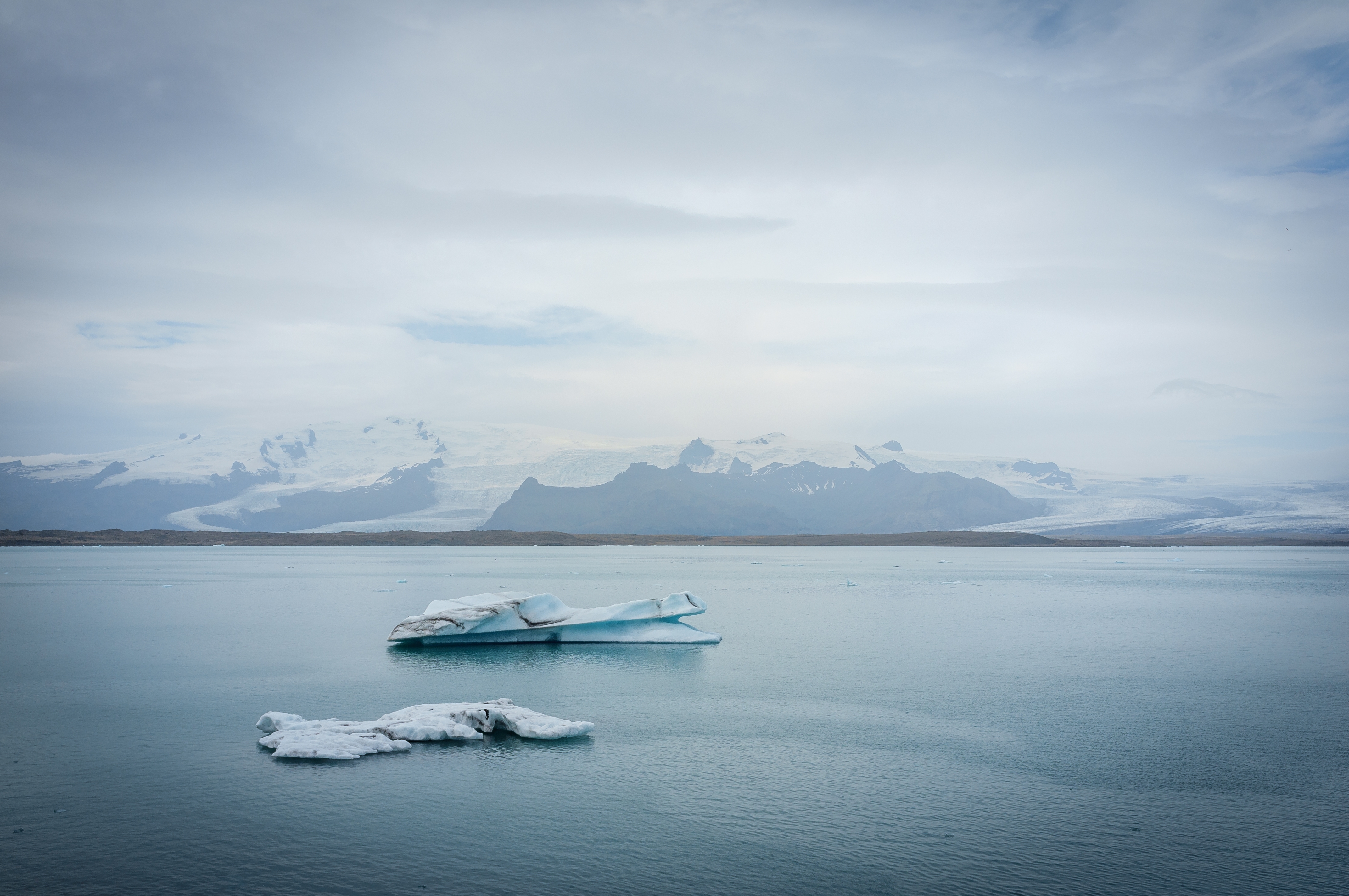 Eisbrocken auf riesigen Gewässern. | Quelle: Shutterstock