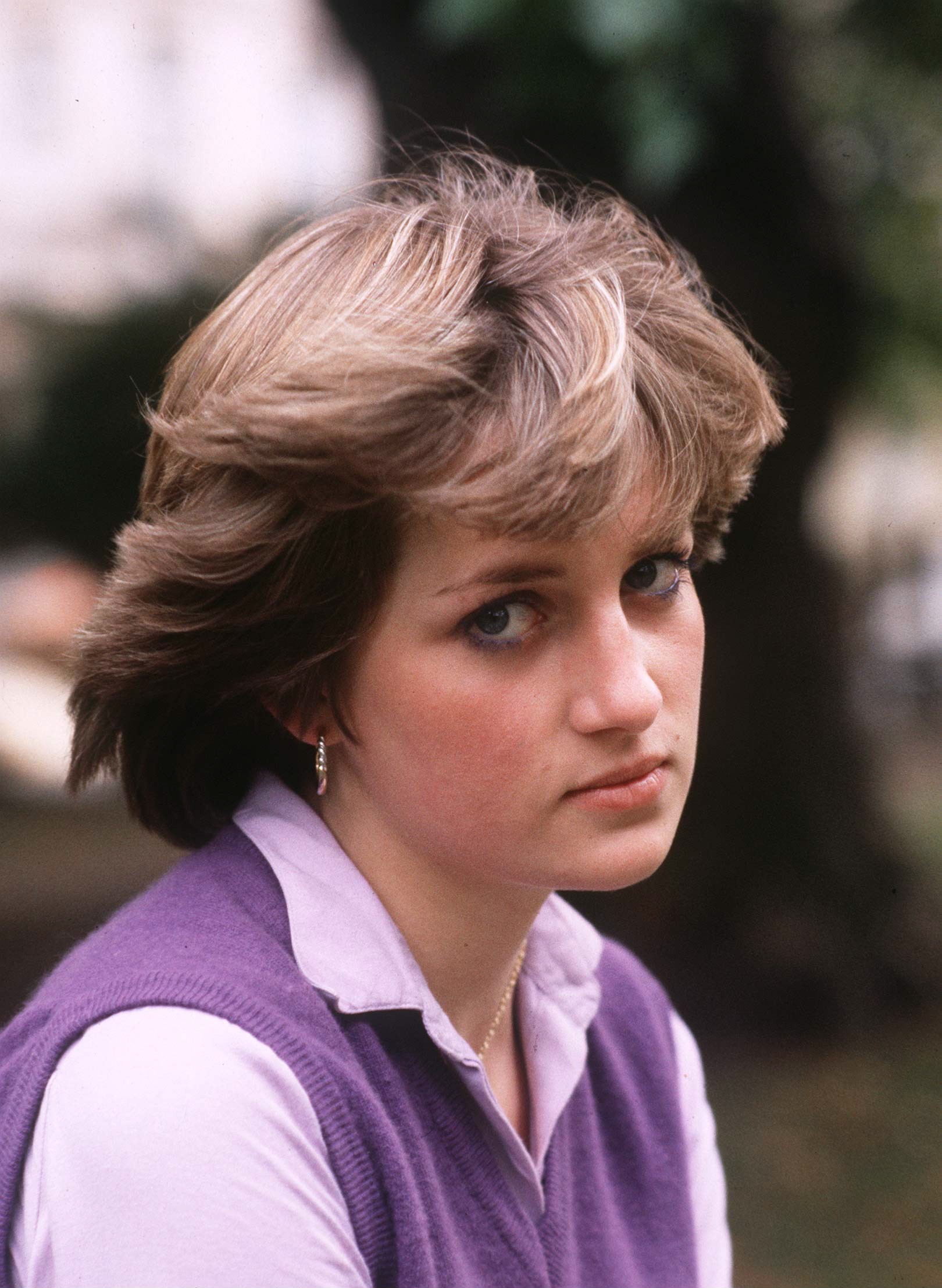 Lady Diana Spencer, nachdenklich und schüchtern, im Alter von 19 Jahren, in der Young England Kindergarten Nursery School in Pimlico, London, am 17. September 1980 | Quelle: Getty Images