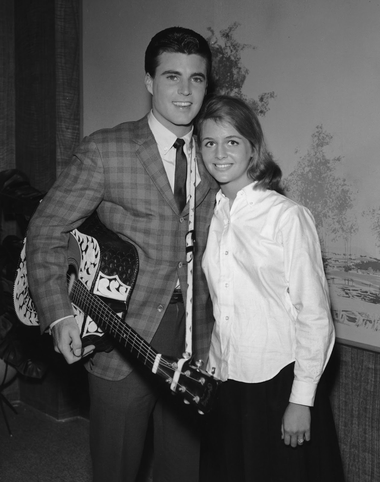 Ricky Nelson und Kristin Harmon um 1963. | Quelle: Getty Images