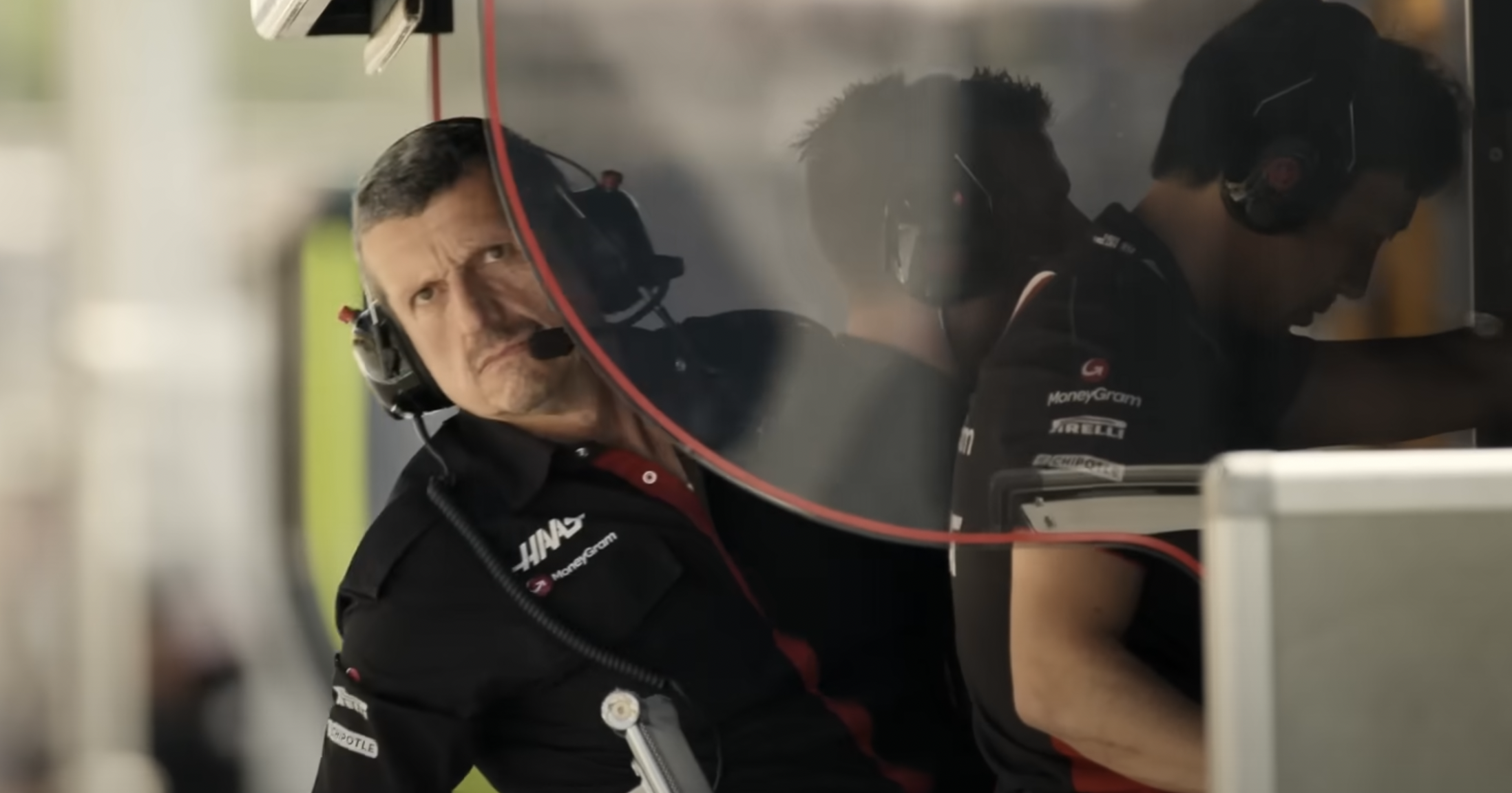 Guenther Steiner im Trailer zu "F1" | Quelle: YouTube/ Warner Bros. UK &amp; Irland