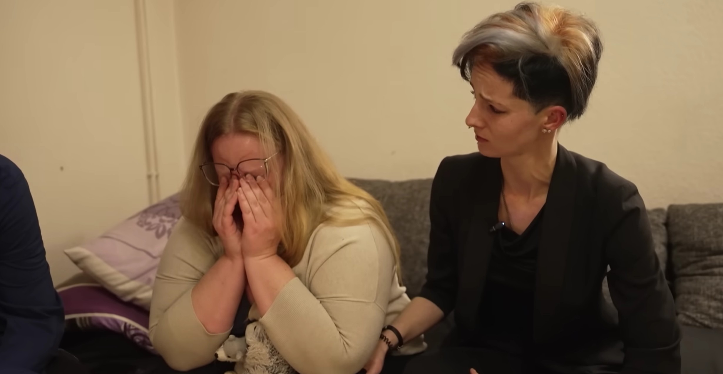 Fabians Mutter Dorina L. durchlebt eine unglaublich schwierige Zeit, erfährt aber glücklicherweise viel Unterstützung aus ihrem sozialen Umfeld. | Quelle: youtube.com/@rtl_aktuell