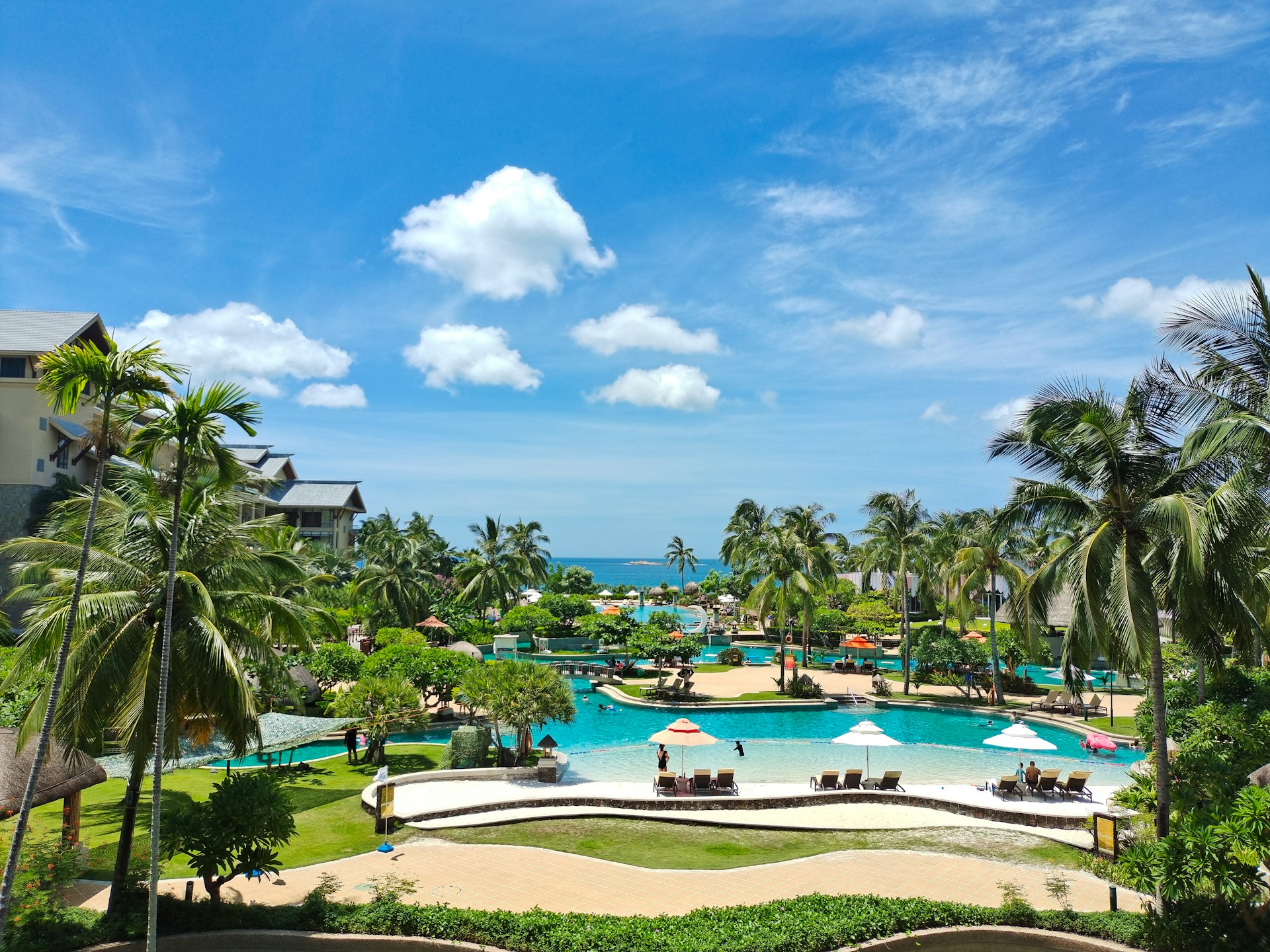 Ein atemberaubendes tropisches Resort | Quelle: Unsplash