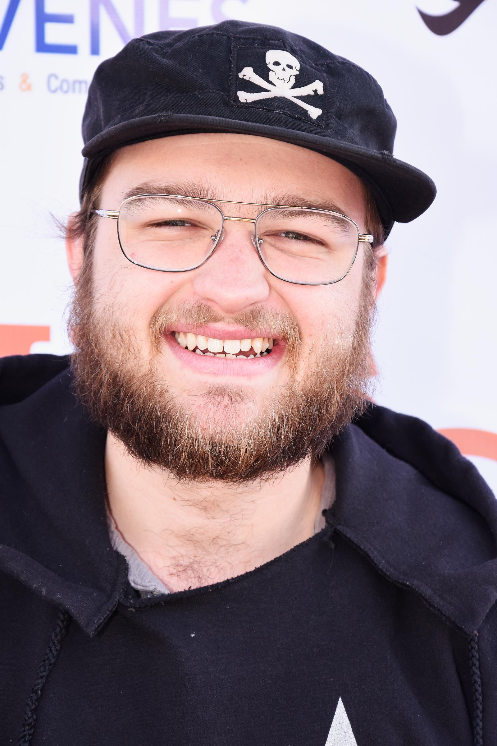 Angus T. Jones besucht das 1st Annual Combsgiving Festival am 22. November 2016 in Los Angeles, Kalifornien. | Quelle: Getty Images