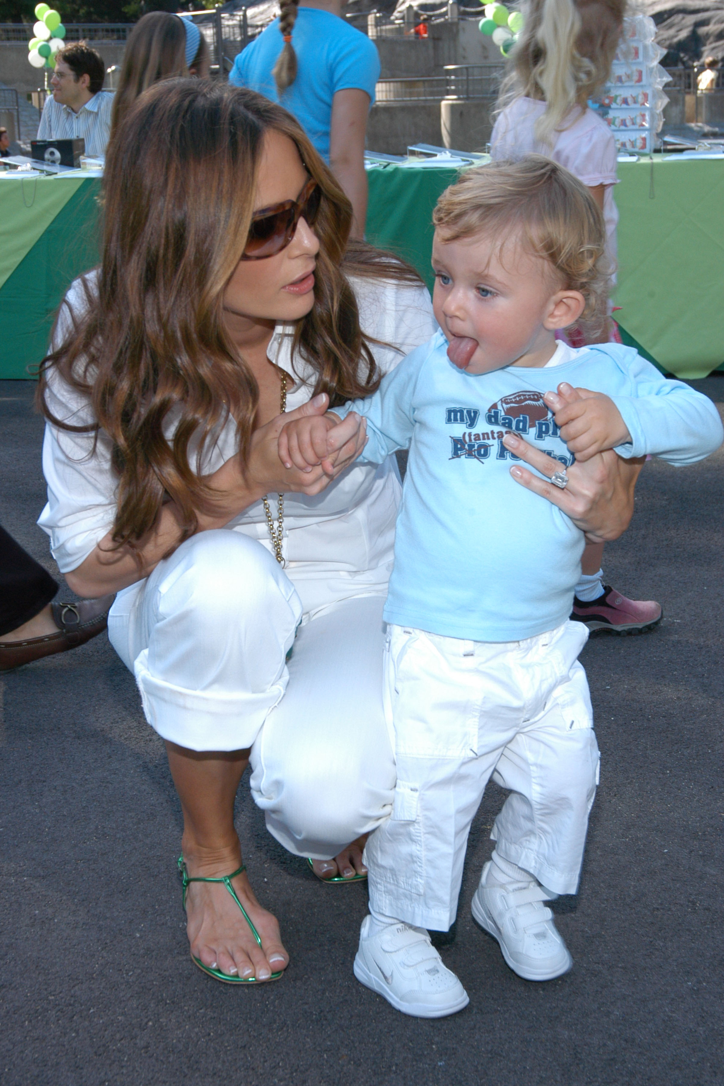 Melania und Barron Trump bei der Annual Playground Party am 30. Mai 2007 in New York. | Quelle: Getty Images