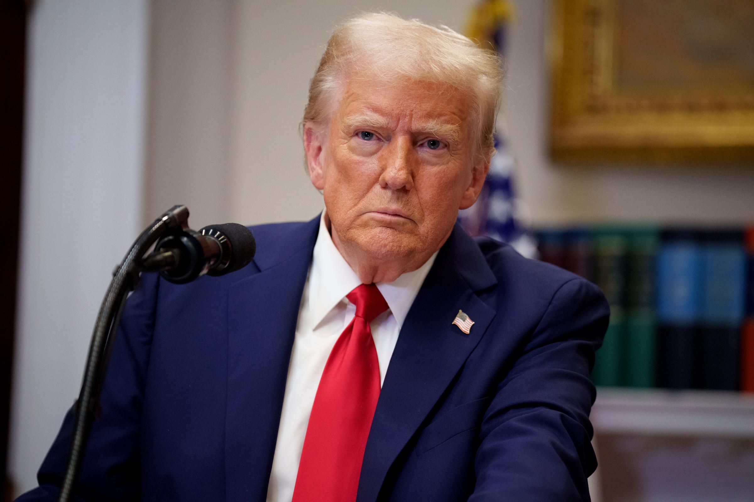 Präsident Donald Trump beantwortet die Frage eines Reporters während einer Pressekonferenz in Washington, D.C., am 21. Januar 2025. | Quelle: Getty Images