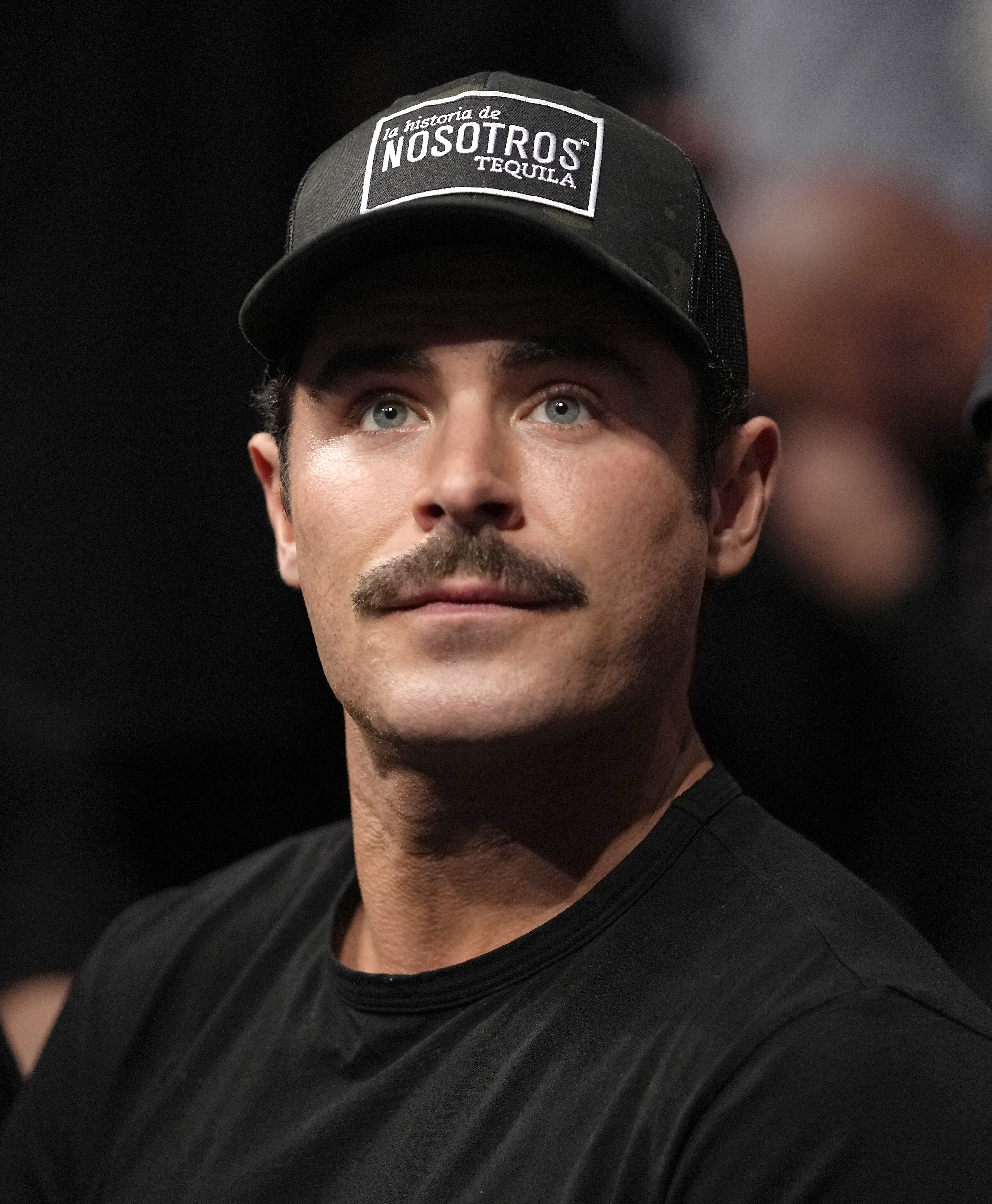 Zac Efron während der UFC 269 am 11. Dezember 2021 in Las Vegas, Nevada | Quelle: Getty Images