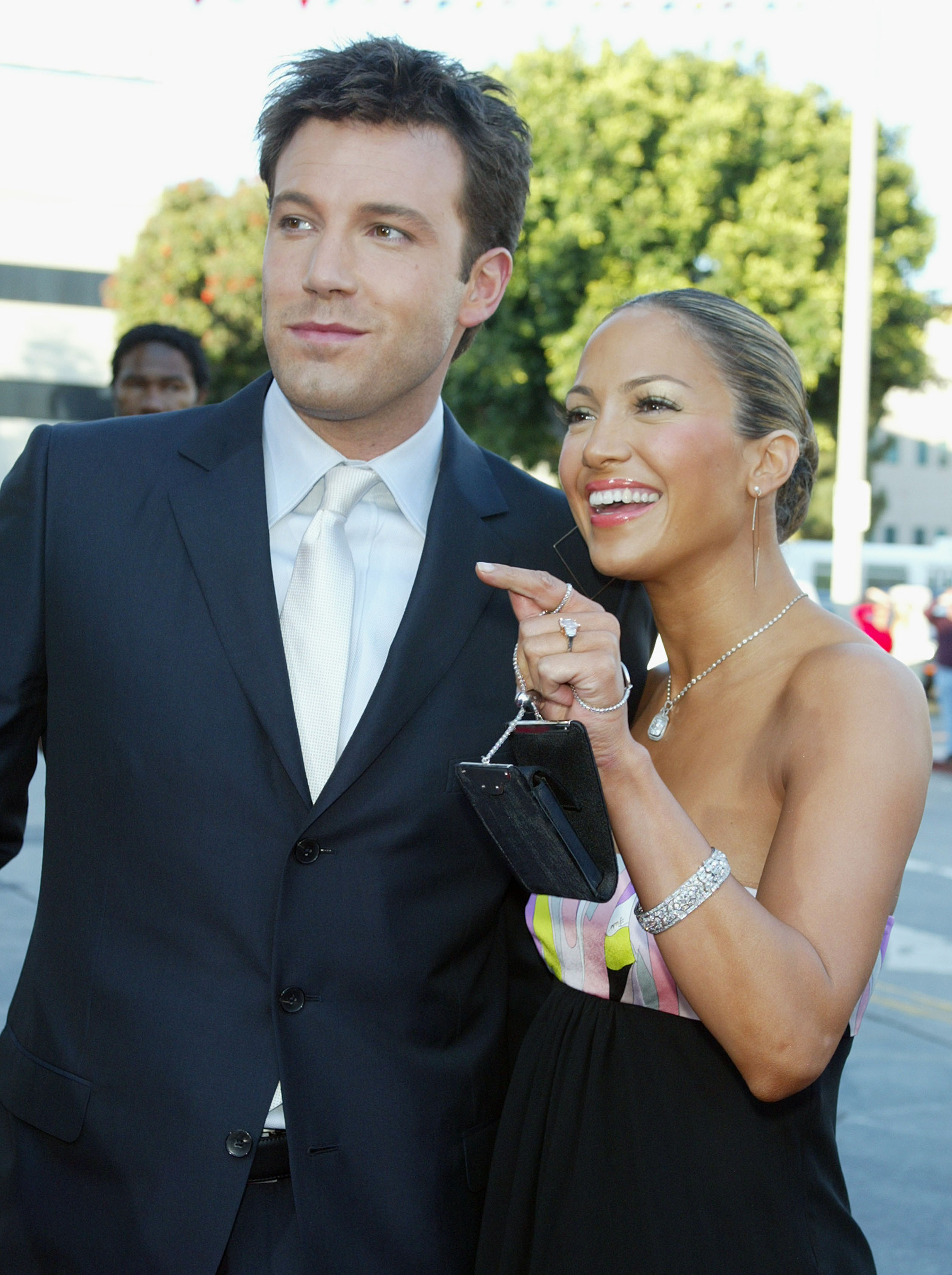 Ben Affleck und Jennifer Lopez bei der "Daredevil"-Premiere in Los Angeles, Kalifornien am 9. Februar 2003 | Quelle: Getty Images