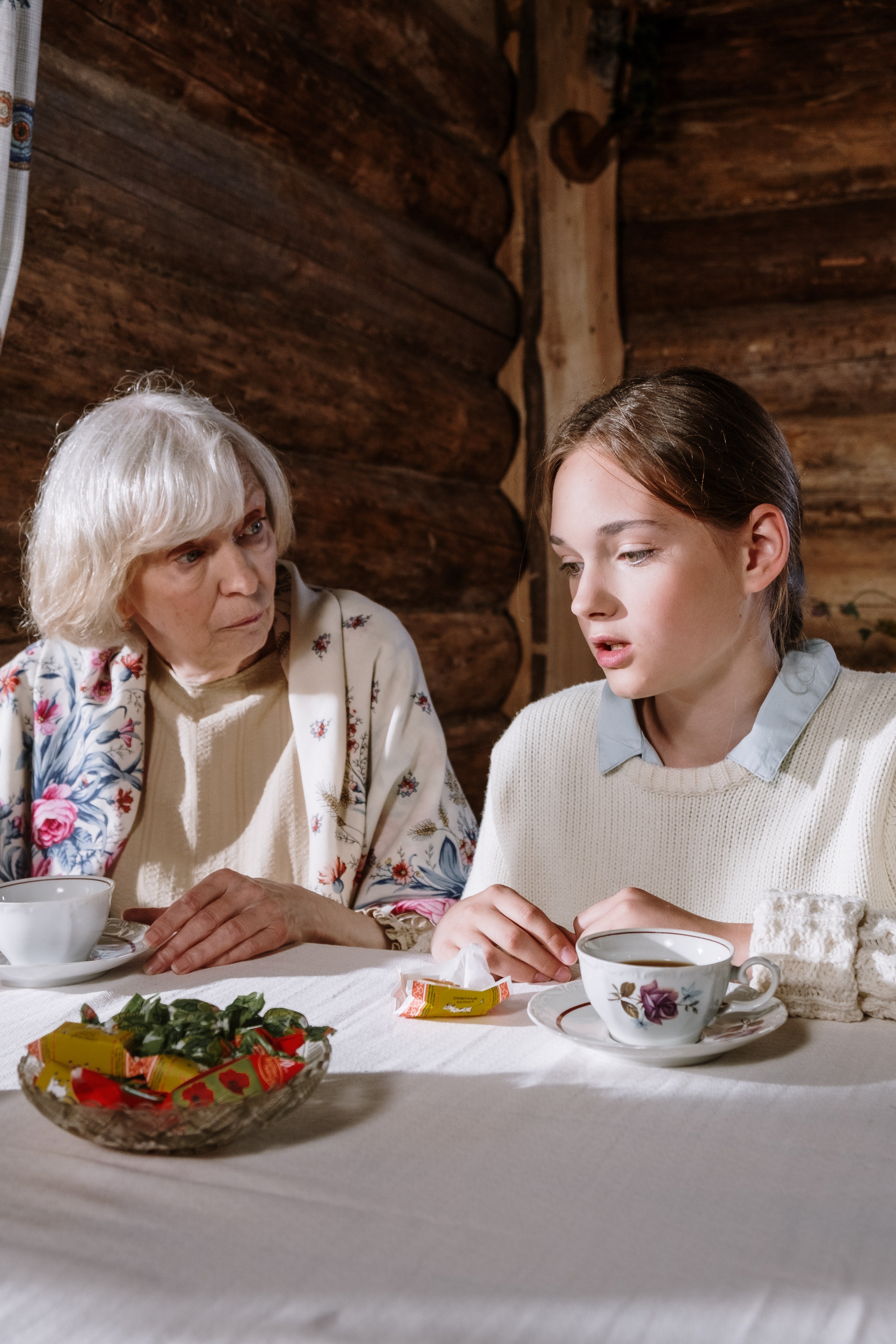 Frau Hansen war schockiert, als Kathy ihr sagte, sie wolle mit Adam einziehen | Quelle: Pexels