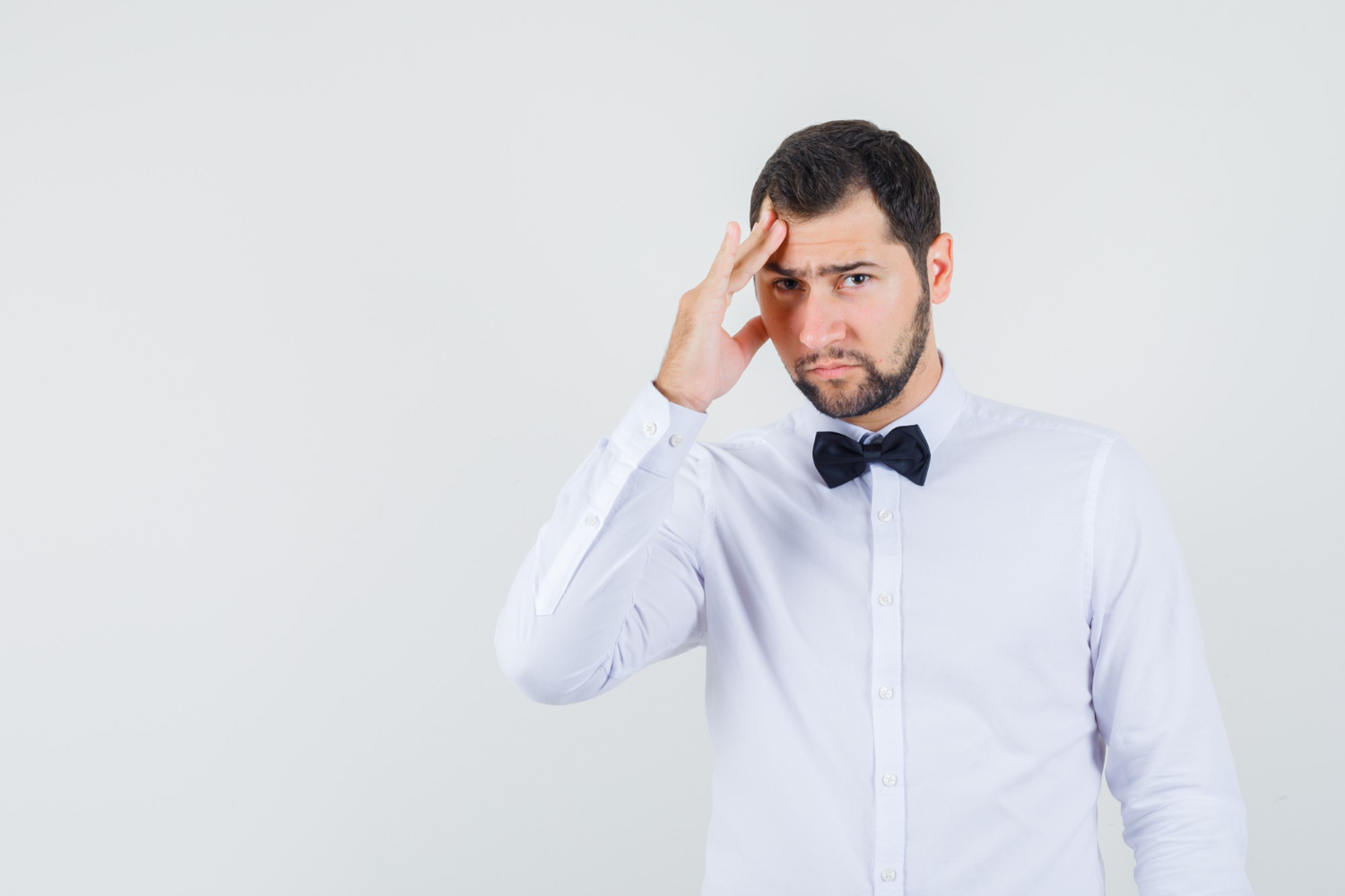 Ein unglücklicher Mann | Quelle: Freepik