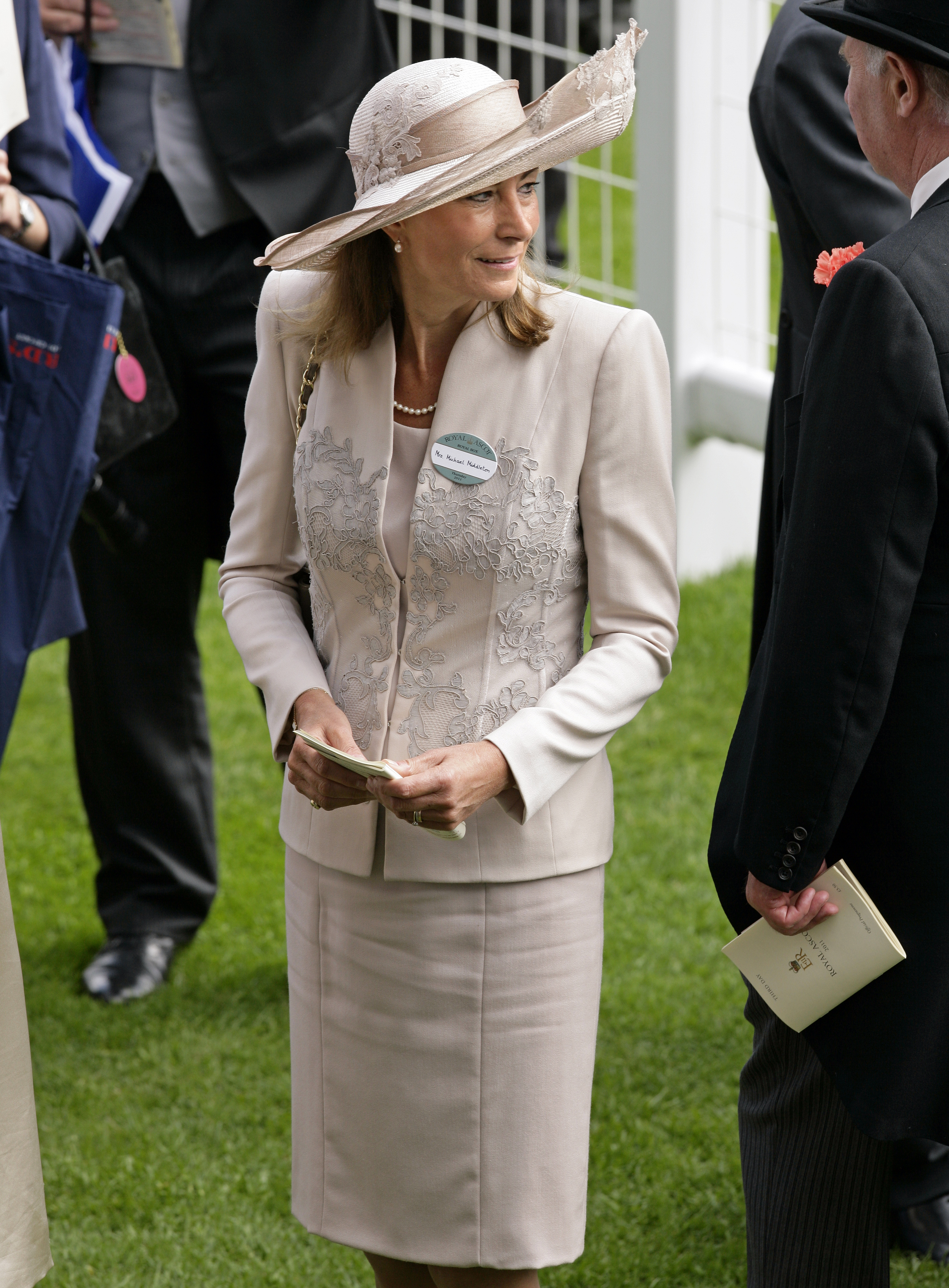 Carole Middleton besucht Tag 3, den "Ladies Day" von Royal Ascot auf dem Ascot Racecourse in Großbritannien. | Quelle: Getty Images