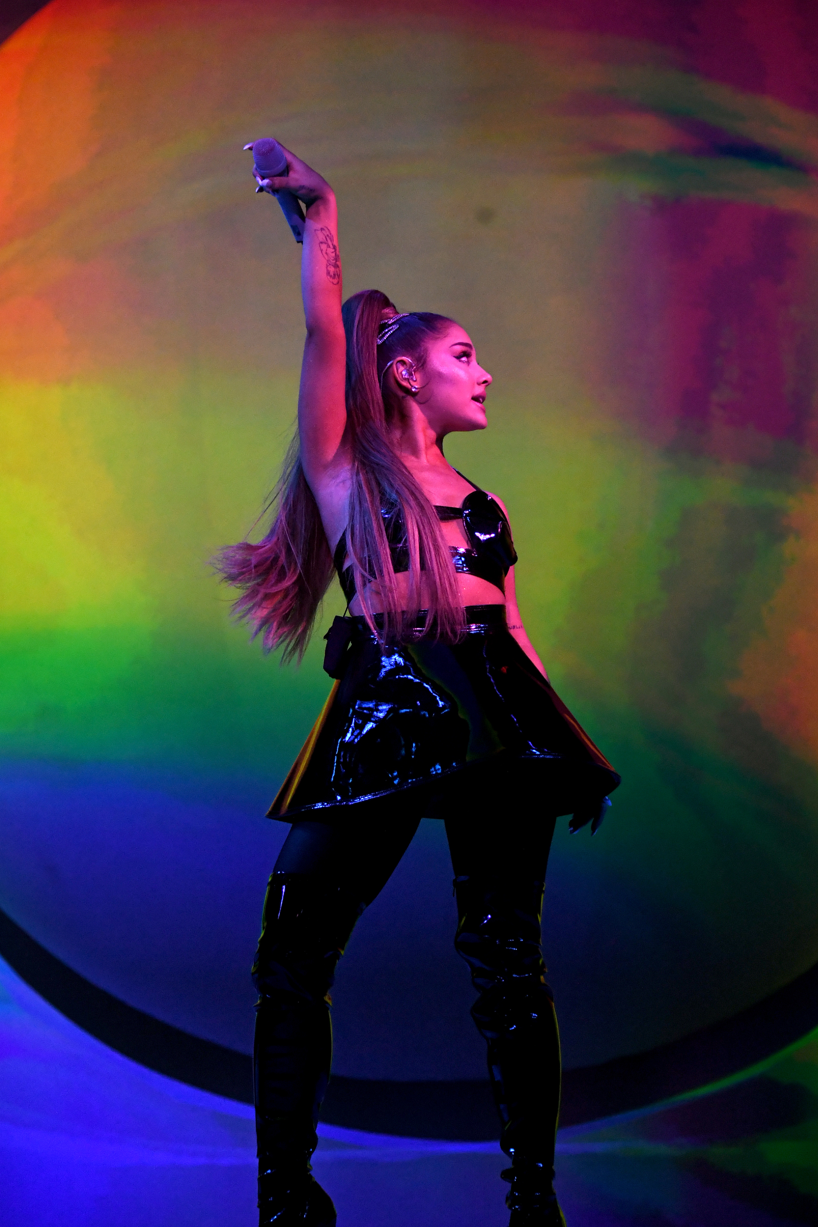 Ariana Grande bei einem Auftritt während ihrer "Sweetener World Tour" in London, England am 15. Oktober 2019 | Quelle: Getty Images