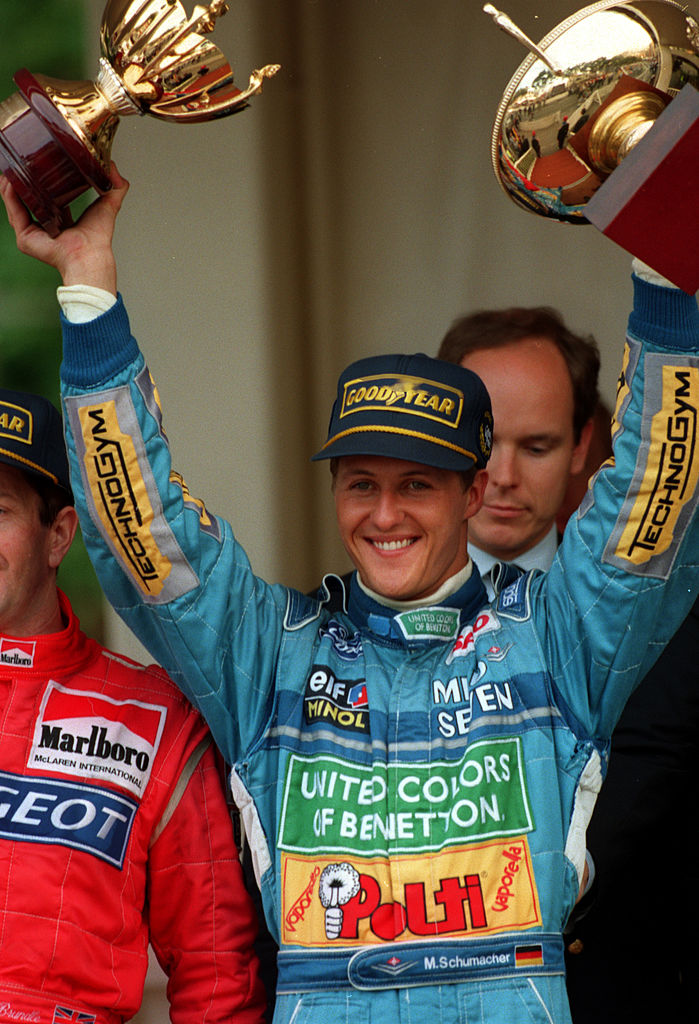 Michael Schumacher von Benetton feiert seinen Sieg beim Grand Prix von Monaco in Monte Carlo, seinem vierten Meisterschaftssieg in Folge. | Quelle: Getty Images