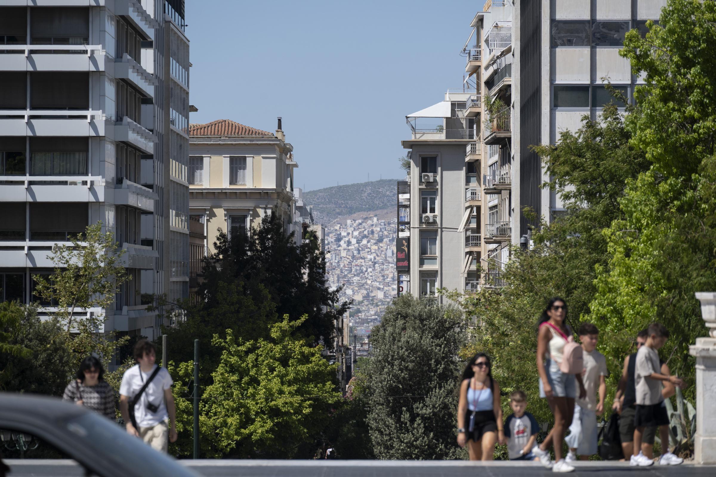 Das Baby wurde in Athen von den Behörden gefunden. Diese Aufnahme zeigt eine Straße in Athen. | Quelle: Getty Images