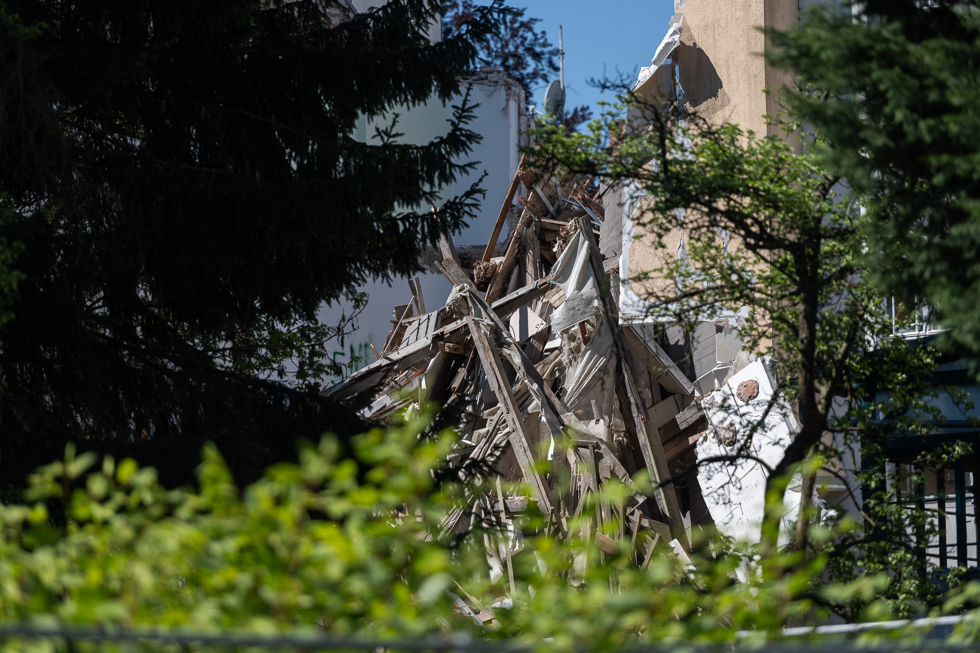 Die Rückseite des eingestürzten Hauses in Görlitz am 19. Mai 2026 | Quelle: Getty Images