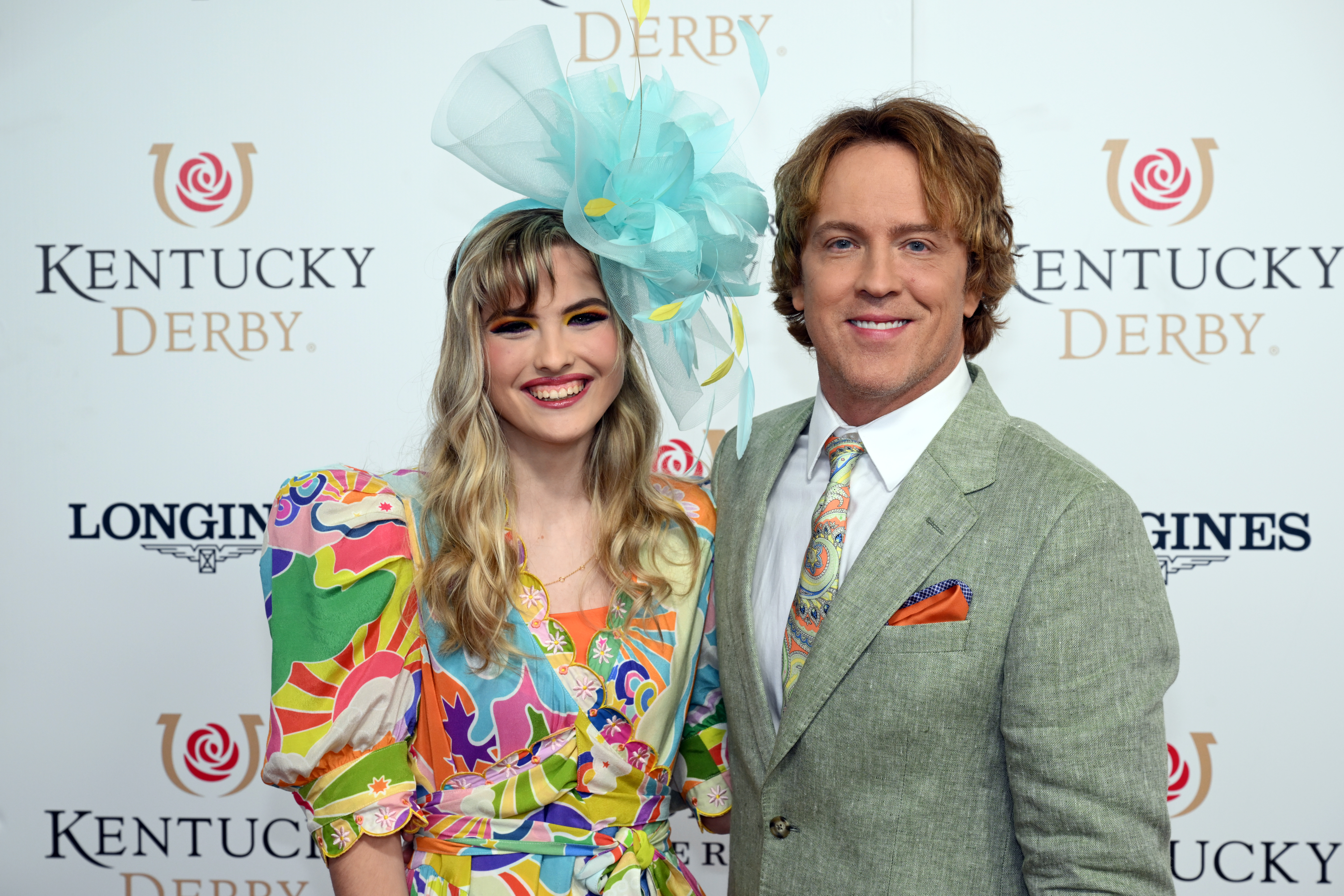 Dannielynn Birkhead und Larry Birkhead beim 148. Kentucky Derby in Churchill Downs am 7. Mai 2022 in Louisville, Kentucky. | Quelle: Getty Images