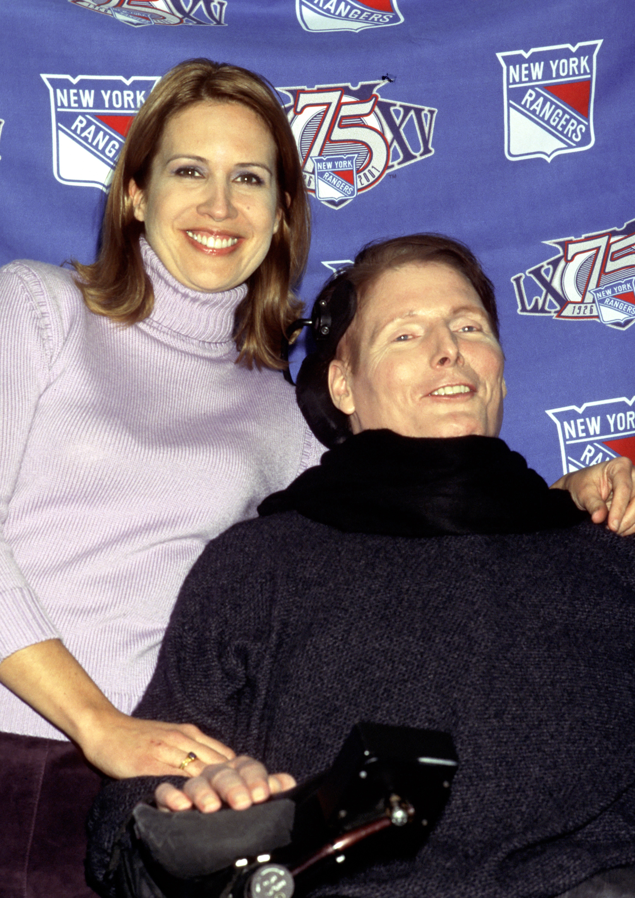 Dana Reeve und Christopher Reeve beim SuperSkate 2001 Celebrity Hockey Game im Madison Square Garden in New York City | Quelle: Getty Images