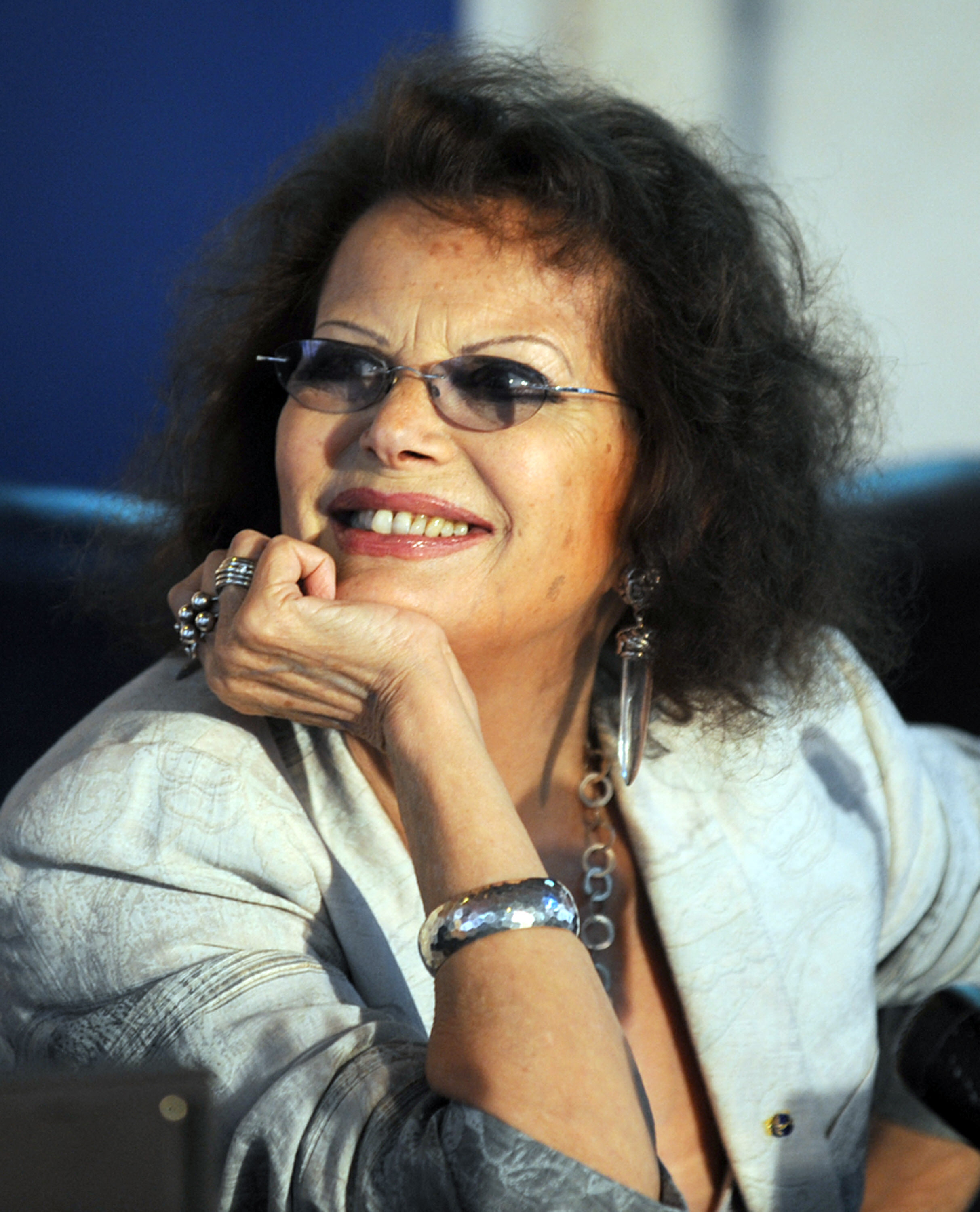 Claudia Cardinale präsentiert ihr Buch "Mein Tunesien" am 16. Juni 2009 in Tunis, Tunesien. | Quelle: Getty Images