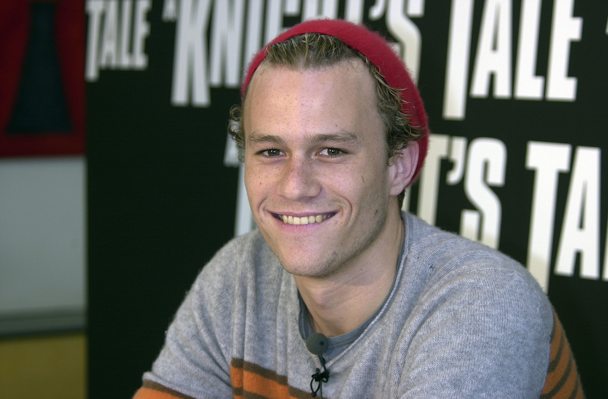 Heath Ledger bei der Werbung für "A Knight's Tale" in den Hyde Park Barracks am 19. April 2001 in Sydney, Australien | Quelle: Getty Images