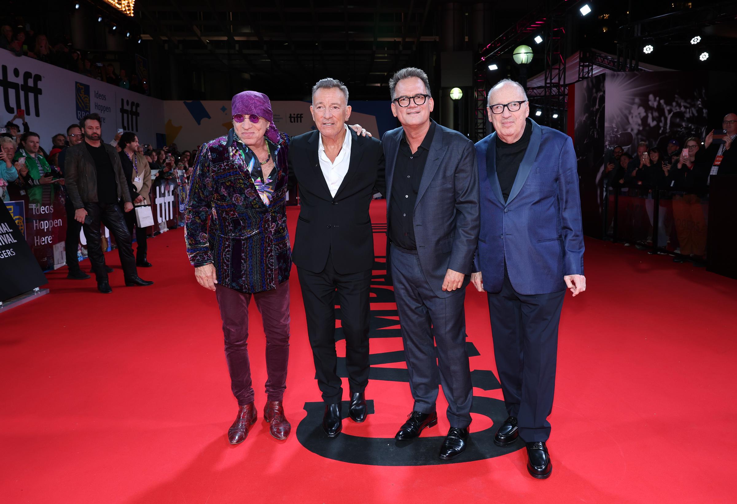 Steven Van Zandt, Bruce Springsteen, Thom Zimny und Jon Landau bei der Premiere von "Road Diary: Bruce Springsteen and the E Street Band" während des Toronto International Film Festival in Toronto, Ontario am 8. September 2024 | Quelle: Getty Images