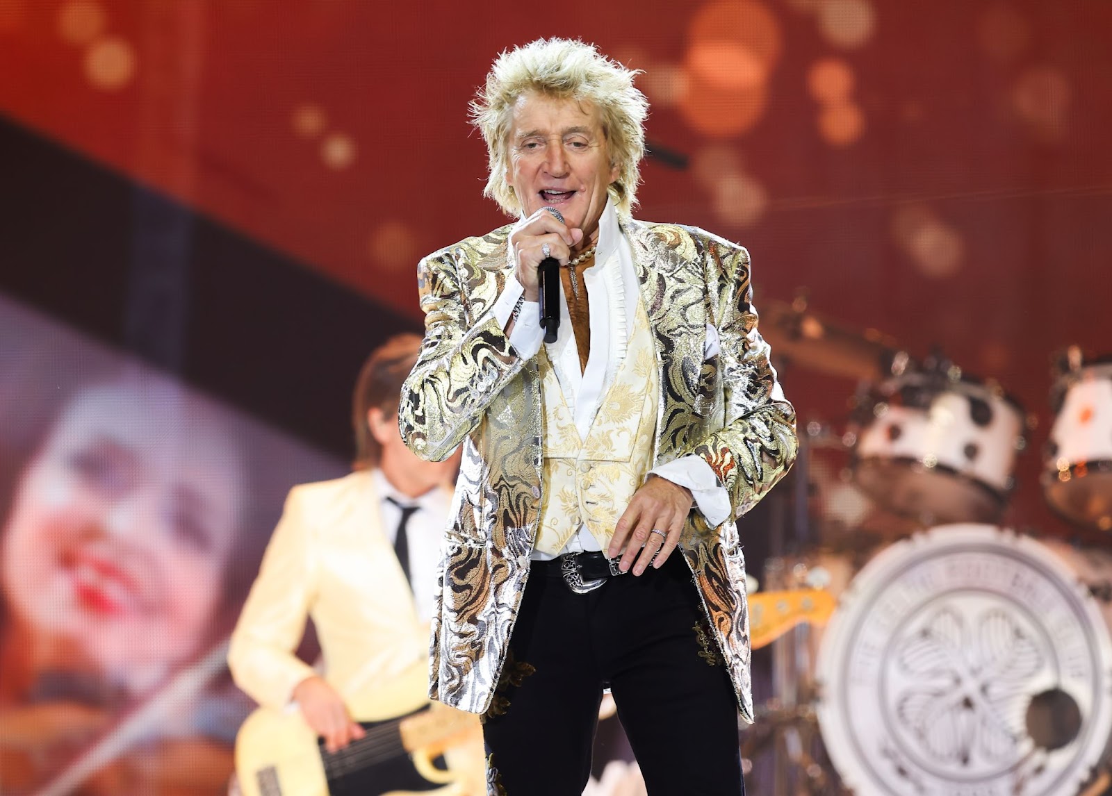 Rod Stewart bei einem Auftritt in der Tele2 Arena am 8. Juni 2024 in Stockholm, Schweden. | Quelle: Getty Images