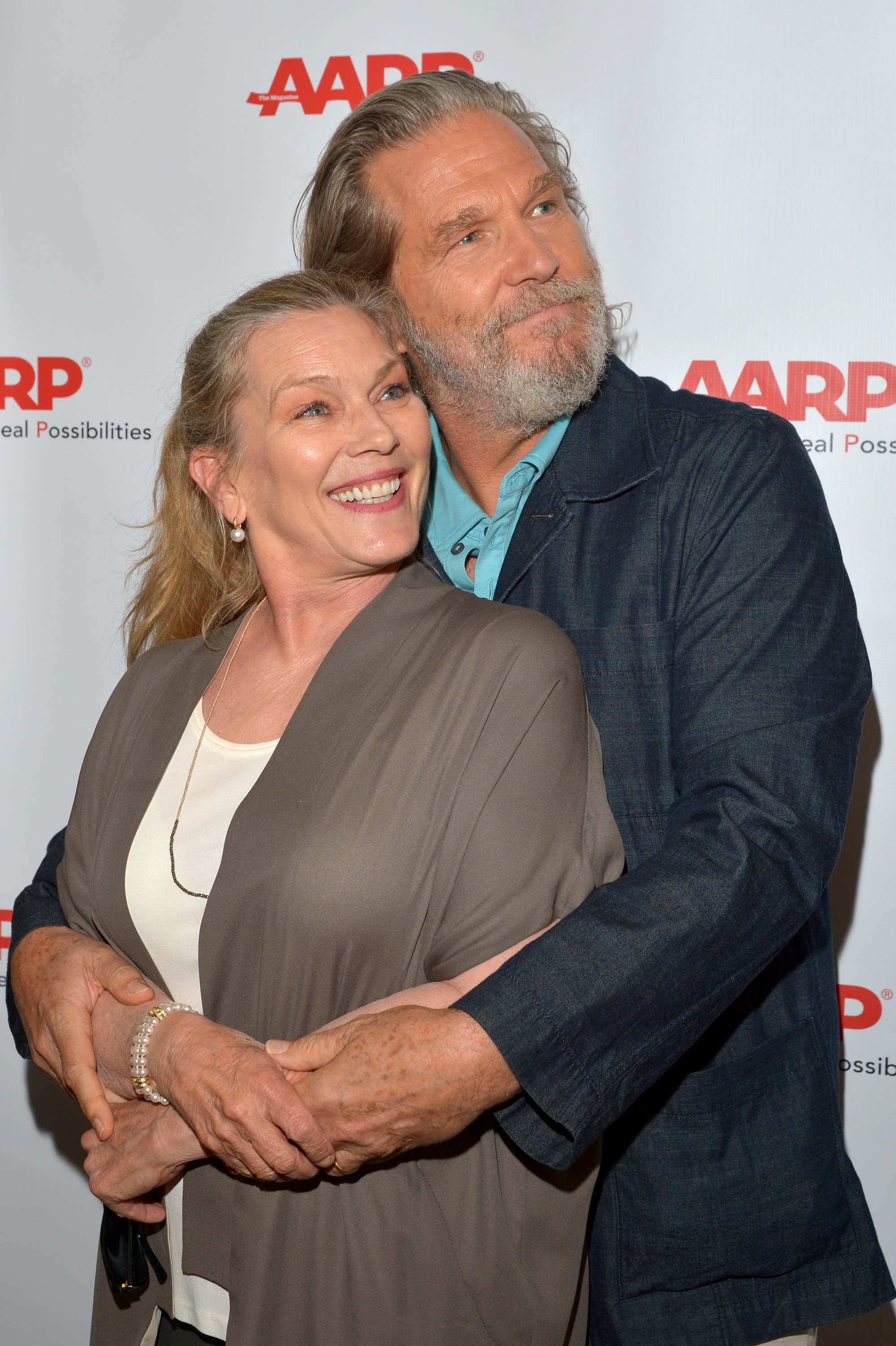 Susan und Jeff Bridges bei einem Mittagessen, das von AARP The Magazine für Jeff Bridges am 1. August 2014 in Beverly Hills, Kalifornien veranstaltet wurde | Quelle: Getty Images