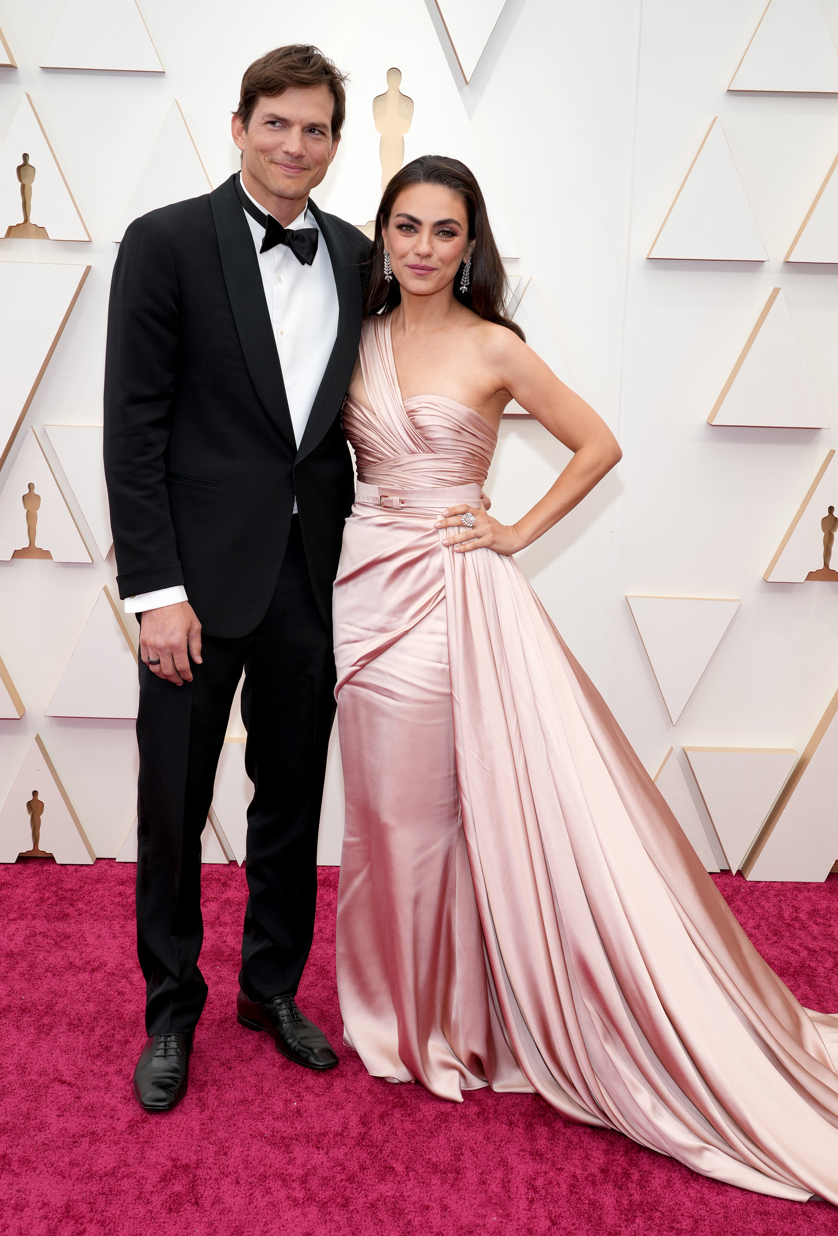 Ashton Kutcher und Mila Kunis bei den 94th Annual Academy Awards in Hollywood, Kalifornien am 27. März 2022 | Quelle: Getty Images