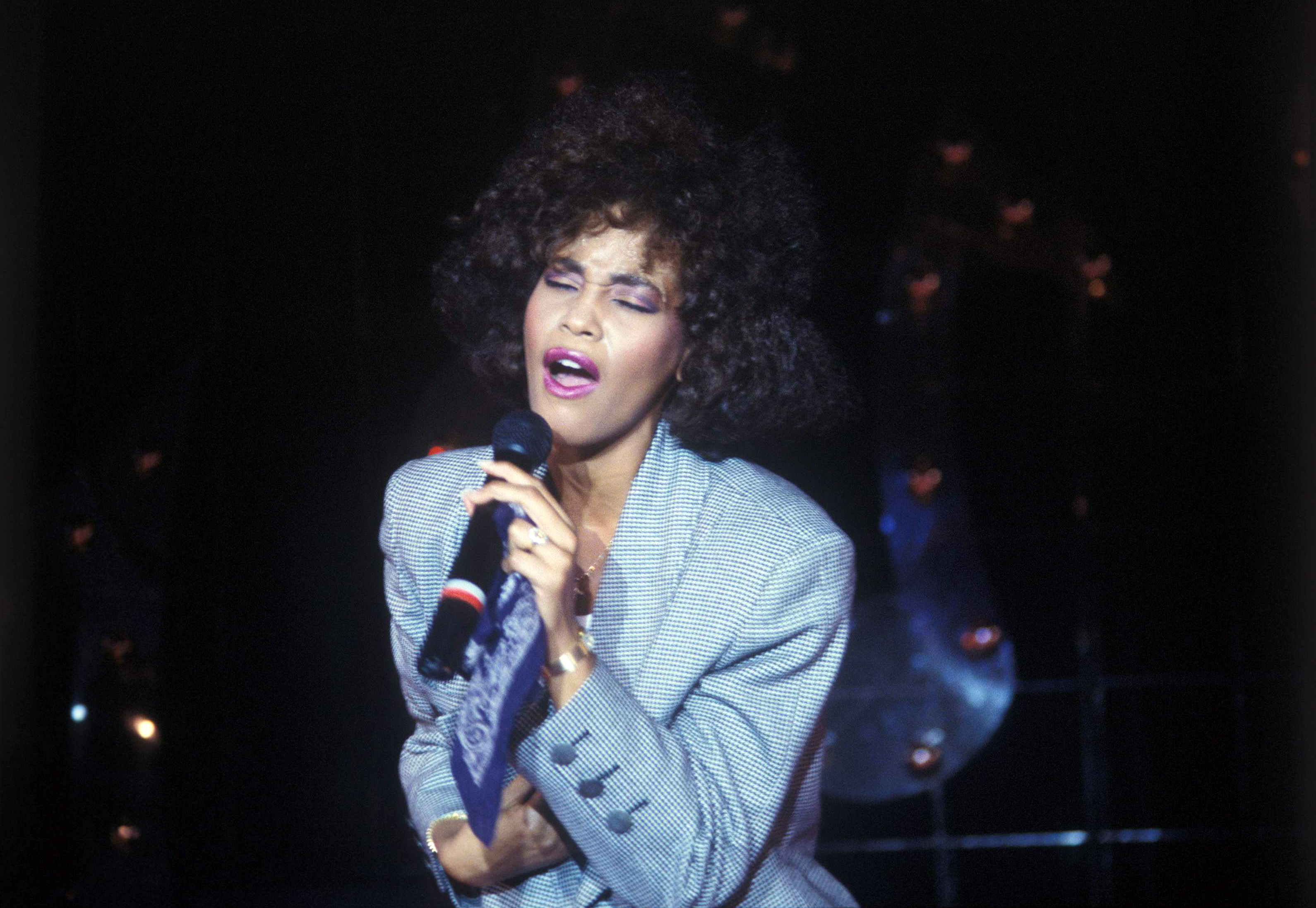 Whitney Houston bei einer Veranstaltung im Jahr 1992. | Quelle: Getty Images