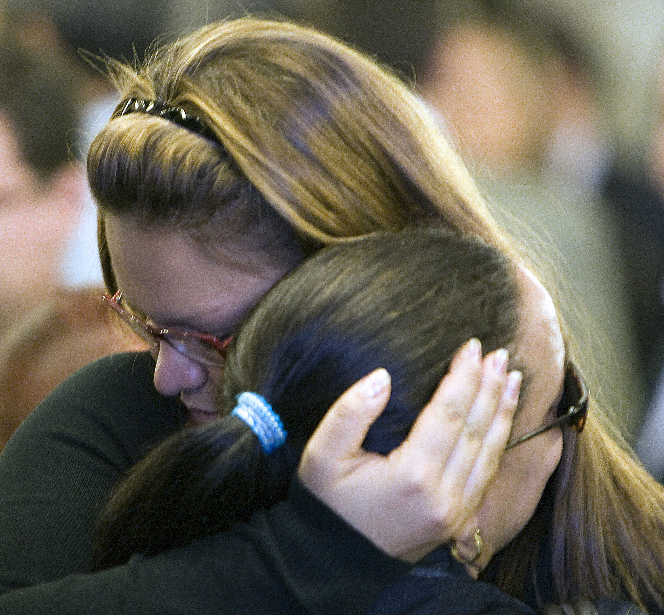 Angehörige der Menschen, die beim Absturz von Air France Flug 447 in Rio de Janeiro, Brasilien, im Jahr 2009 ums Leben kamen | Quelle: Getty Images