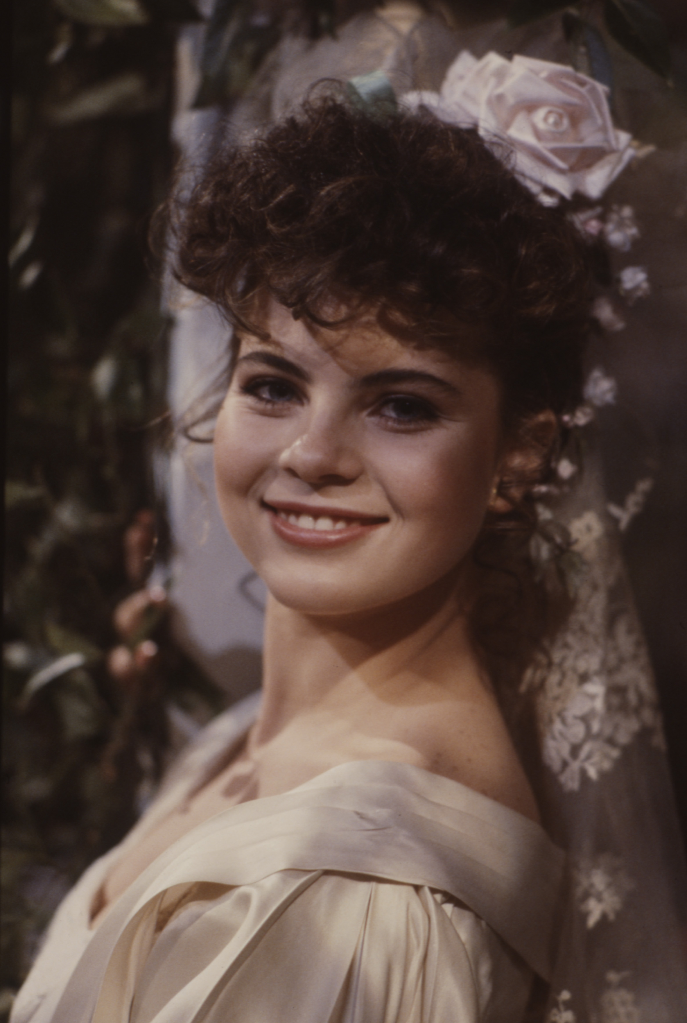 Yasmine Bleeth in "Ryan's Hope" im Jahr 1985. | Quelle: Getty Images
