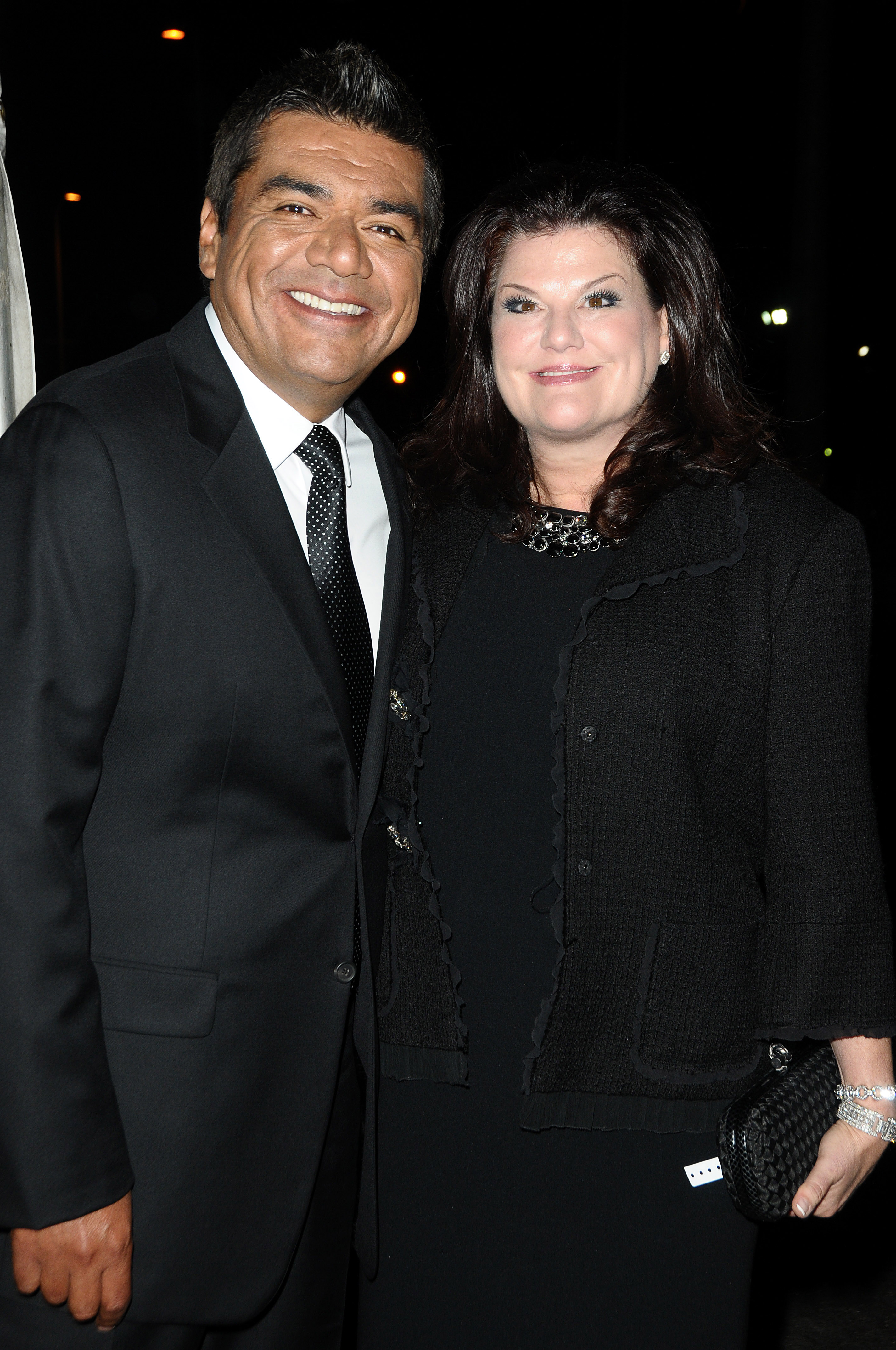 George Lopez und Ann Lopez besuchen die Gala zum 25-jährigen Bestehen von Padres El Contra Cancer am 23. September 2010 in Los Angeles, Kalifornien. | Quelle: Getty Images