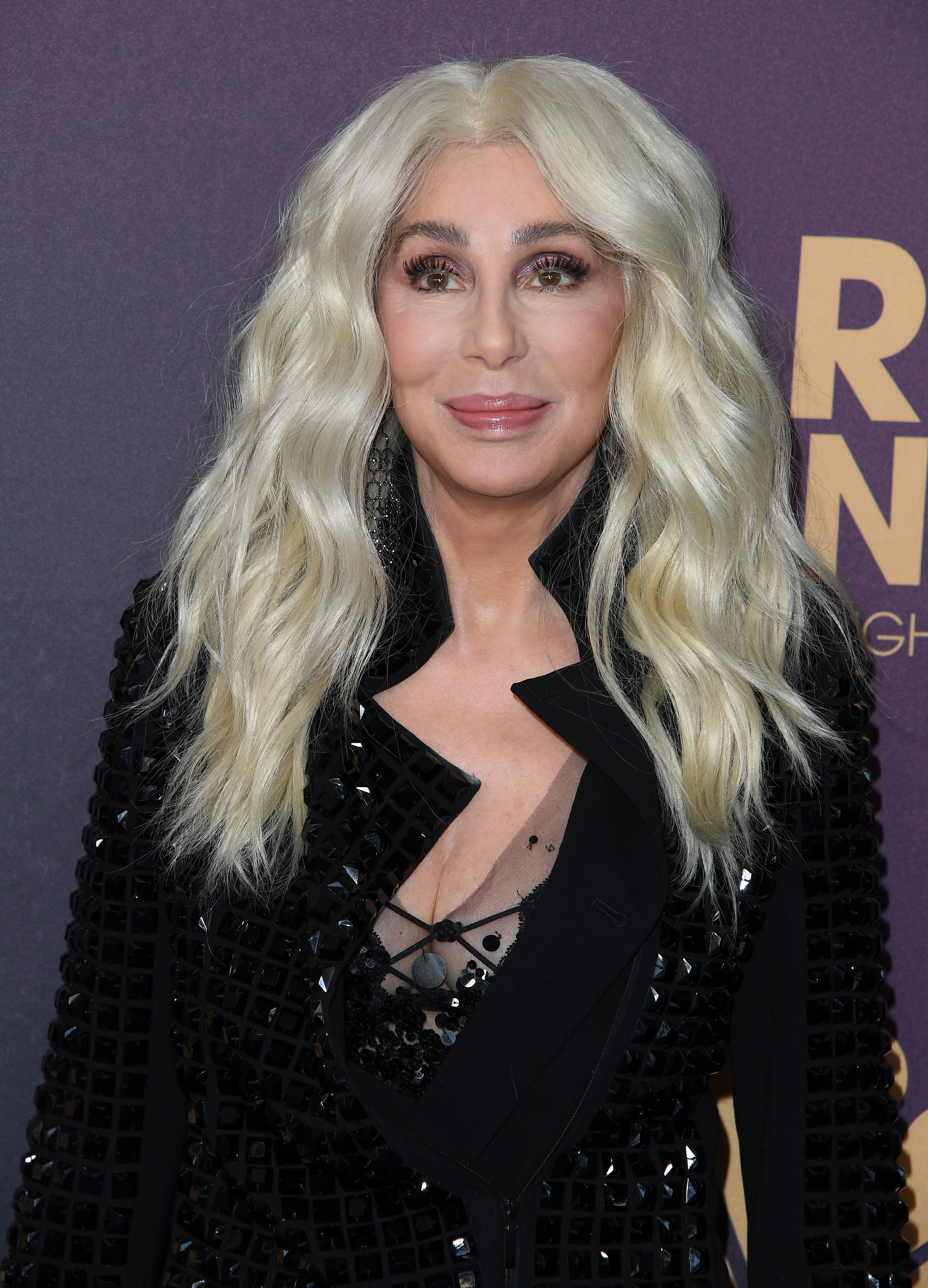 Cher kommt zum "Carol Burnett: 90 Years Of Laughter + Love"-Geburtstagsspecial von NBC im Avalon Hollywood & Bardot in Los Angeles, Kalifornien, am 2. März 2023. | Quelle: Getty Images