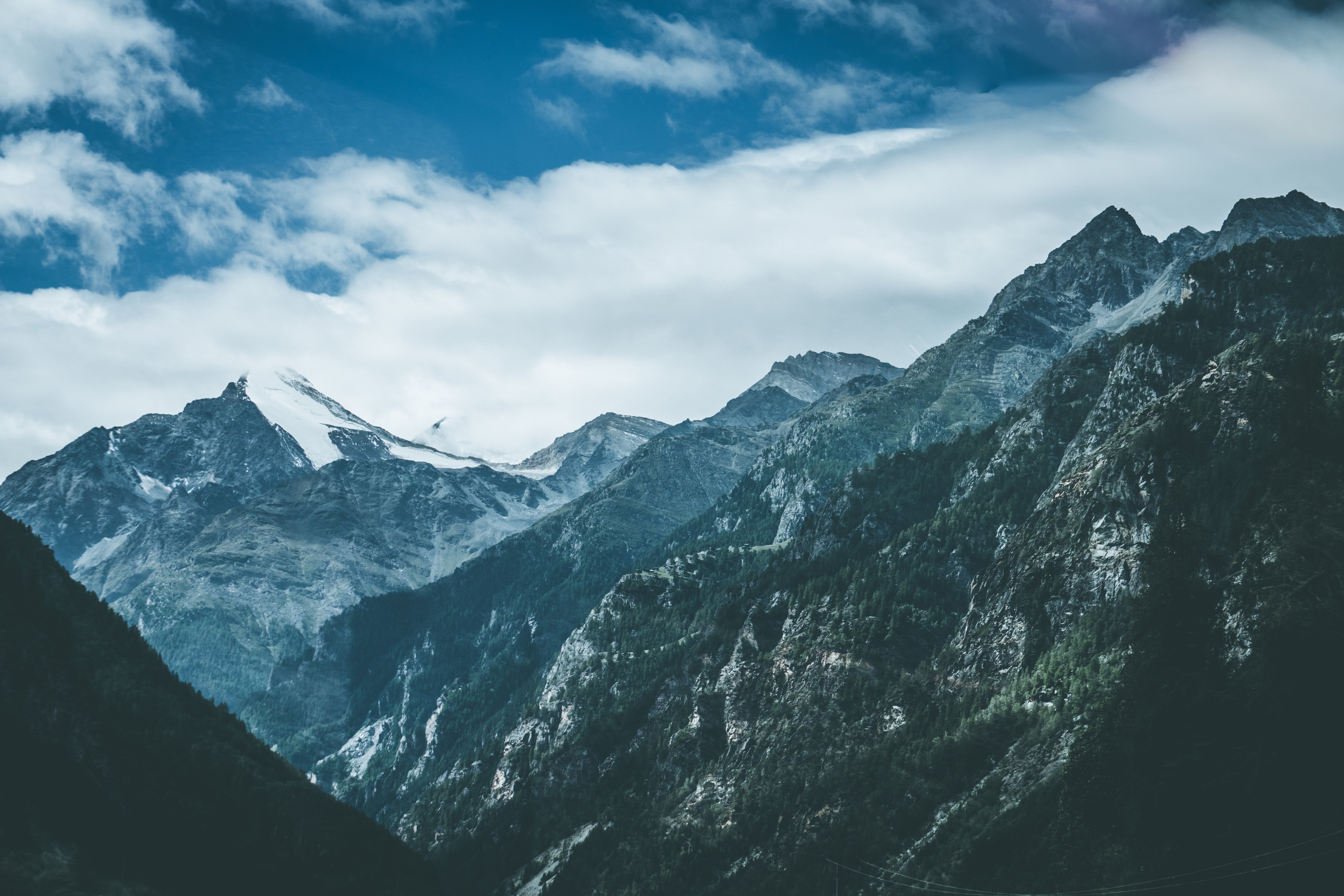 Luke nahm Andrew mit auf eine Wanderung in die Berge. | Quelle: Unsplash