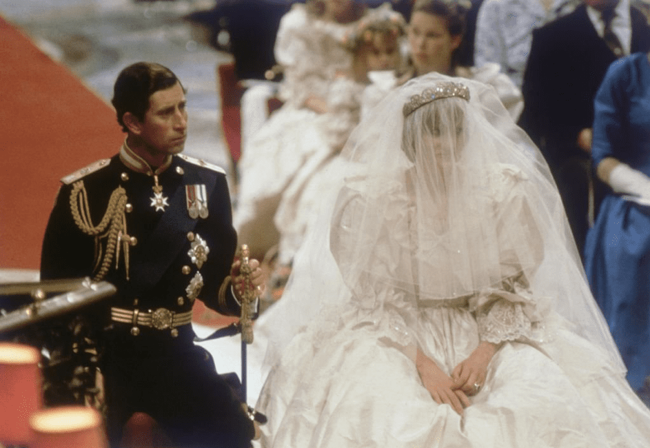 Charles, Prinz von Wales, mit seiner Frau Prinzessin Diana in der St. Paul's Cathedral am 29. Juli 1981. | Quelle: Getty Images
