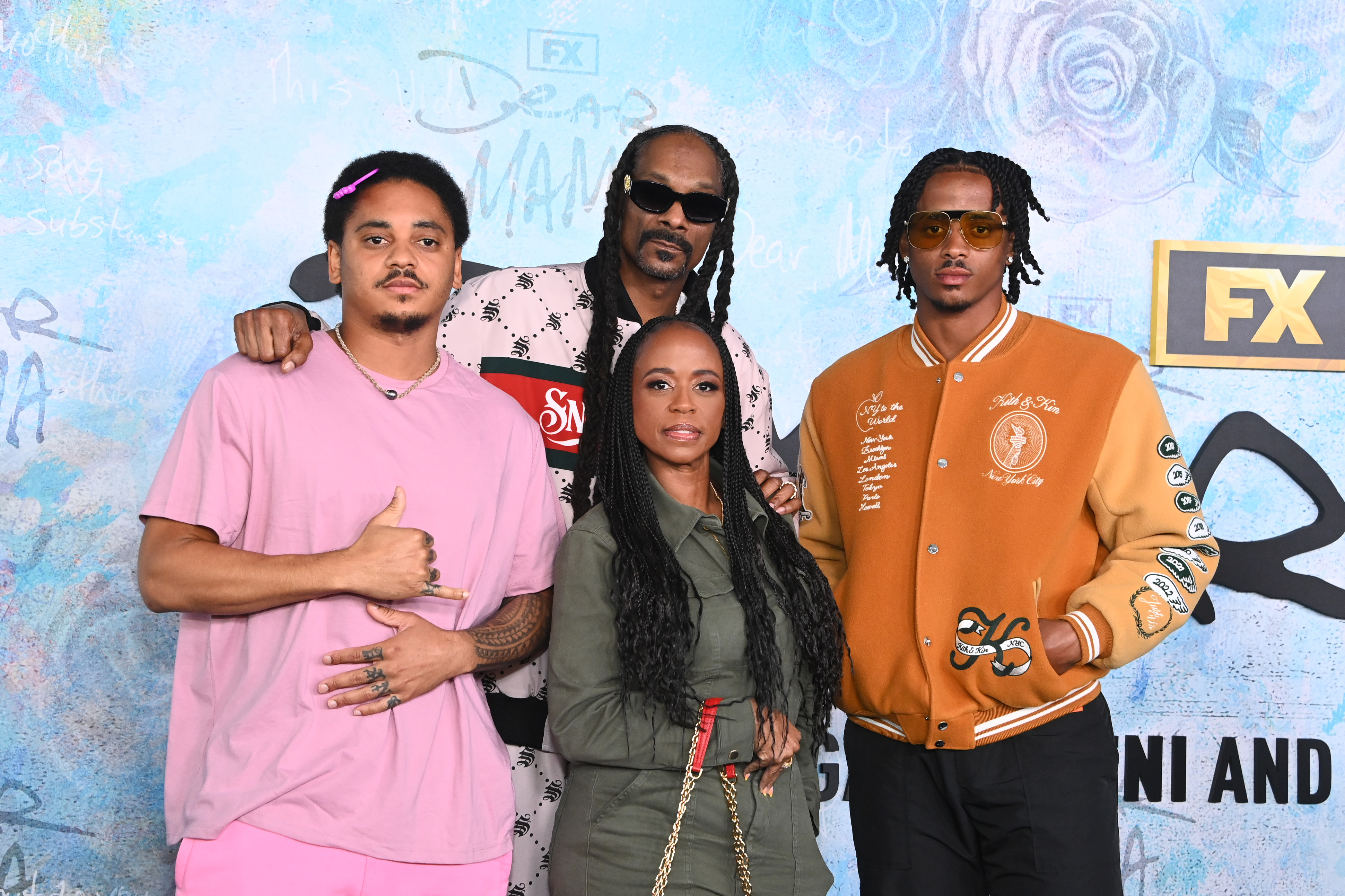 Corde Broadus, Snoop Dogg, Shante Broadus, und Cordell Broadus am 18. April 2023 in Los Angeles, Kalifornien | Quelle: Getty Images