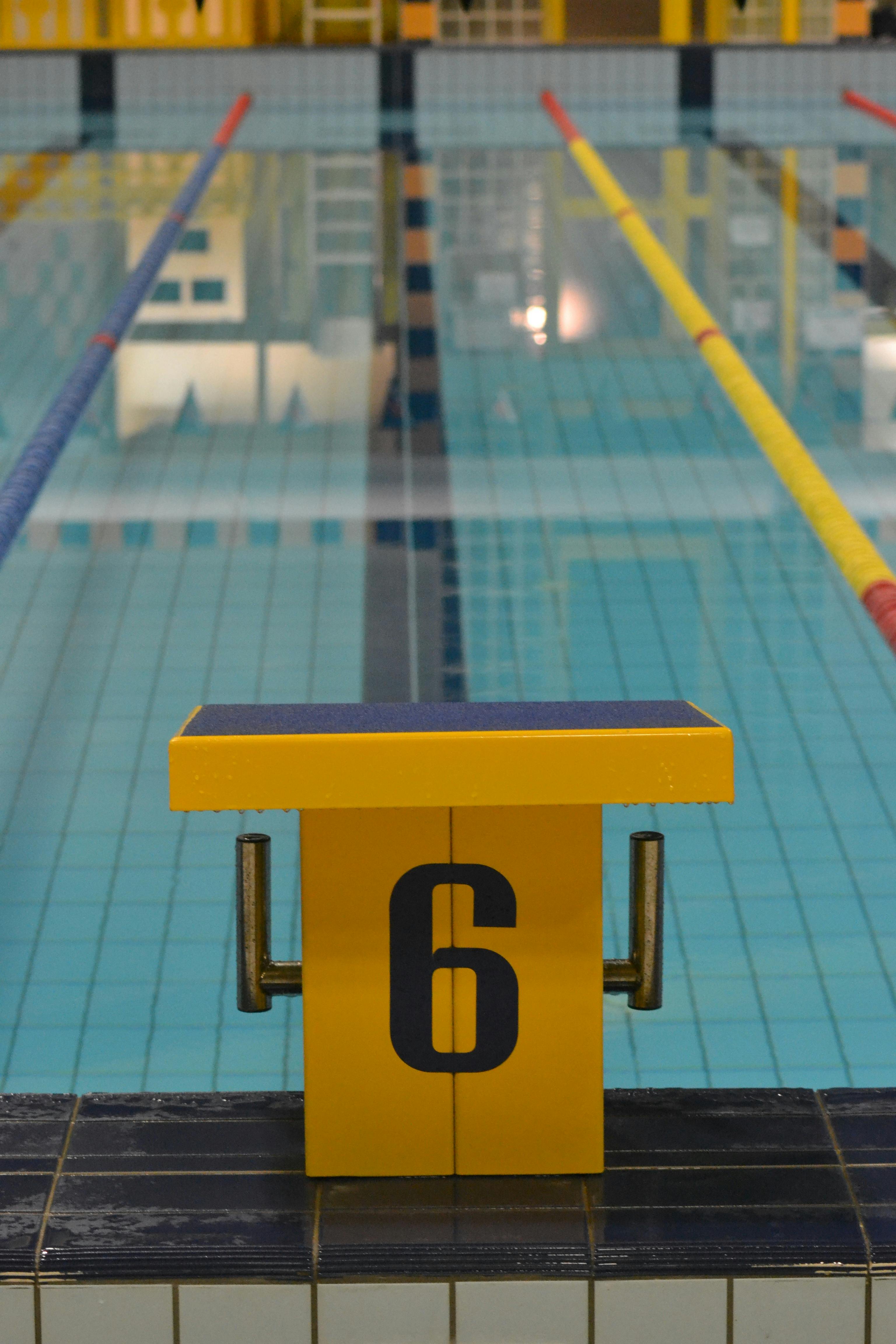 Ein Hallenschwimmbad | Quelle: Pexels