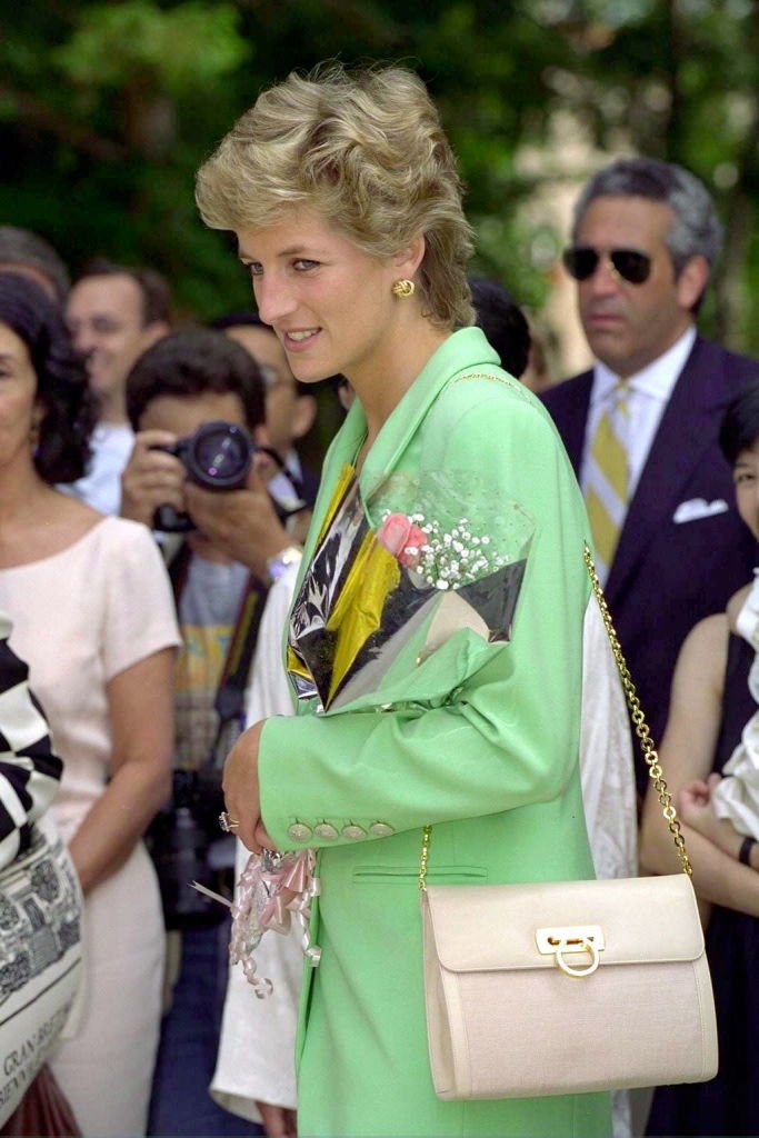 Prinzessin Diana, Prinzessin von Wales, bei ihrer Ankunft auf der Biennale von Venedig in Italien | Quelle: Getty Images