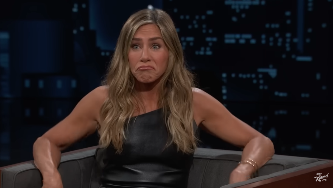 Jennifer Aniston während ihres Interviews bei "Jimmy Kimmel Live", geteilt am 3. Oktober 2024 | Quelle: YouTube.com/JimmyKimmelLive