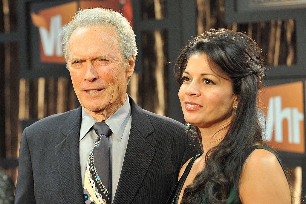 Clint Eastwood und seine Frau Dina Eastwood kommen am 8. Januar 2009 zu den 14. Annual Critics' Choice Awards von VH1 im Santa Monica Civic Auditorium. | Quelle: Getty Images