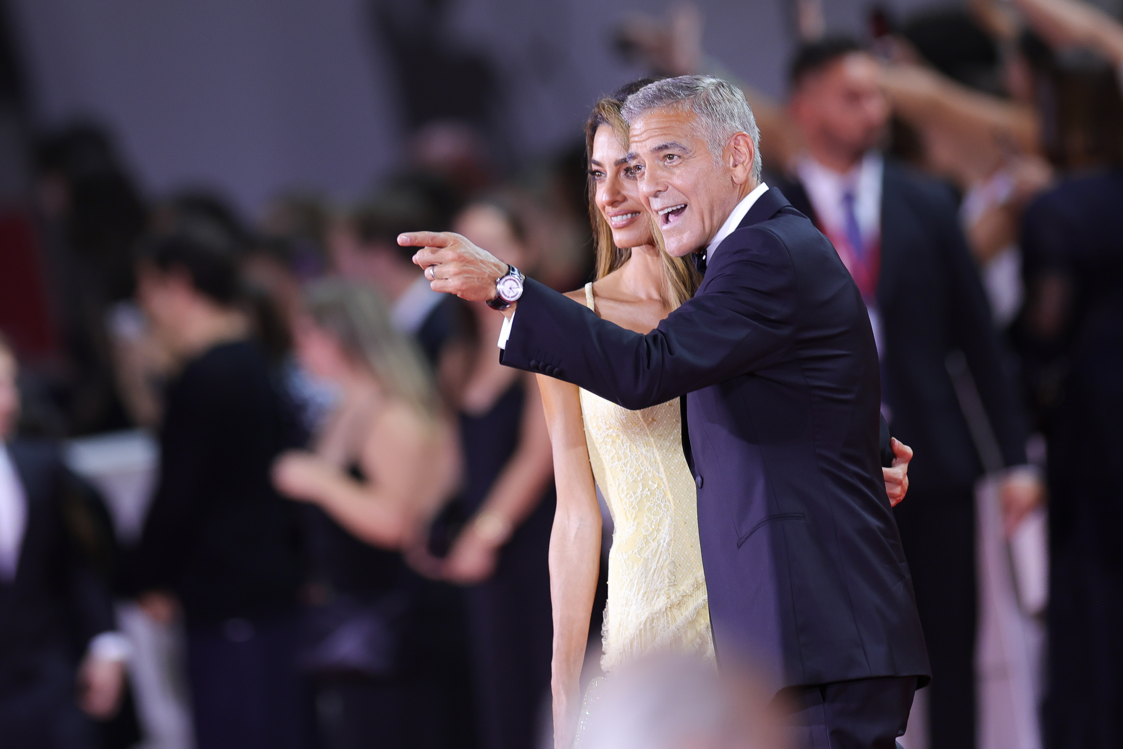 Amal Clooney und George Clooney besuchen den roten Teppich der "Wölfe" während der 81. Internationalen Filmfestspiele von Venedig am 01. September 2024 in Venedig, Italien | Quelle: Getty Images