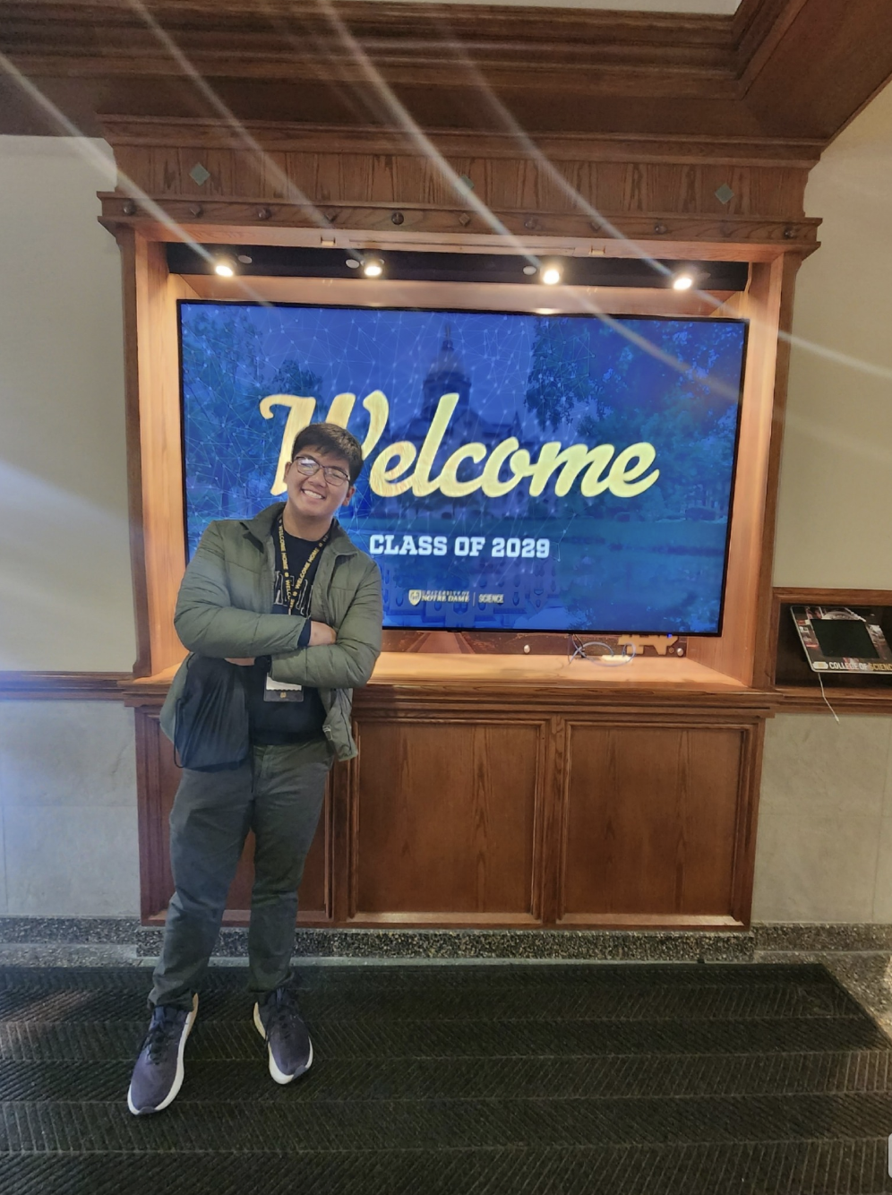 Austin Tran ist an der University of Notre Dame abgebildet, vom 6. April 2025 | Quelle: Facebook/anntravels2