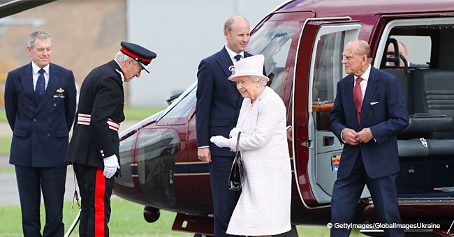 Das ist der Grund, warum die Queen im Flugzeug nicht neben Prinz Phillip sitzt