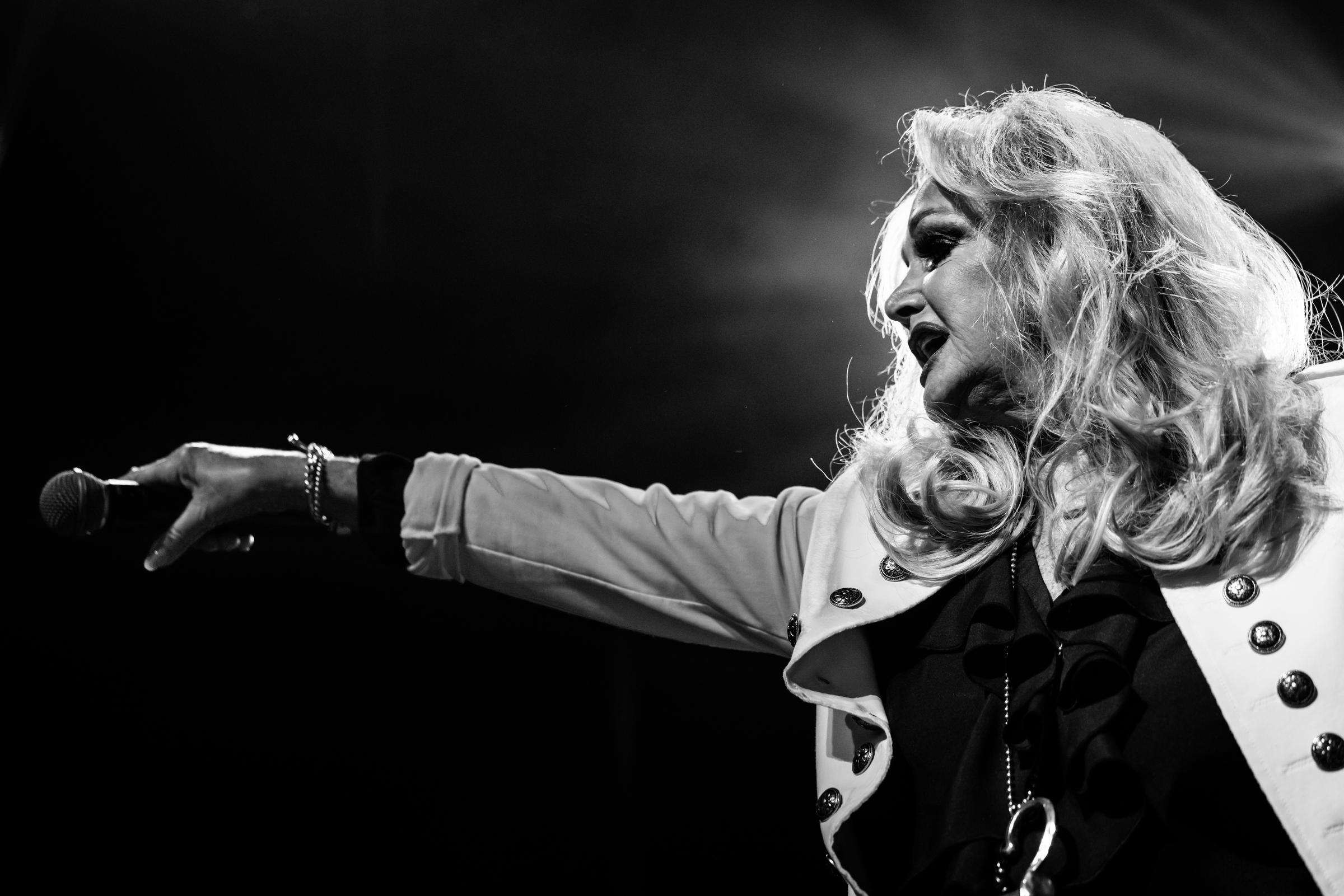 Bonnie Tyler gibt am 28. September 2024 in Madrid, Spanien, ein Konzert | Quelle: Getty Images