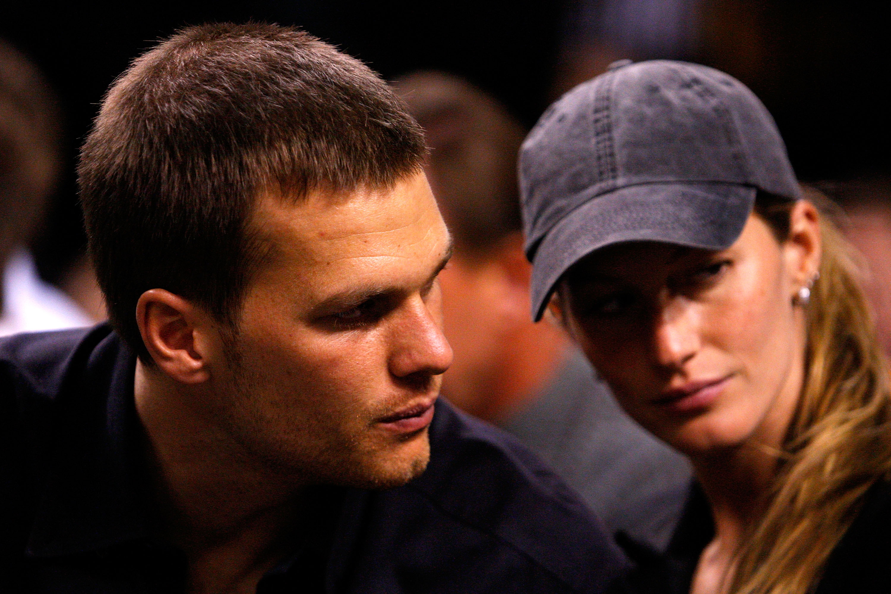 Tom Brady und Gisele Bündchen im TD Banknorth Garden in Boston, Massachusetts am 22. Mai 2008 | Quelle: Getty Images