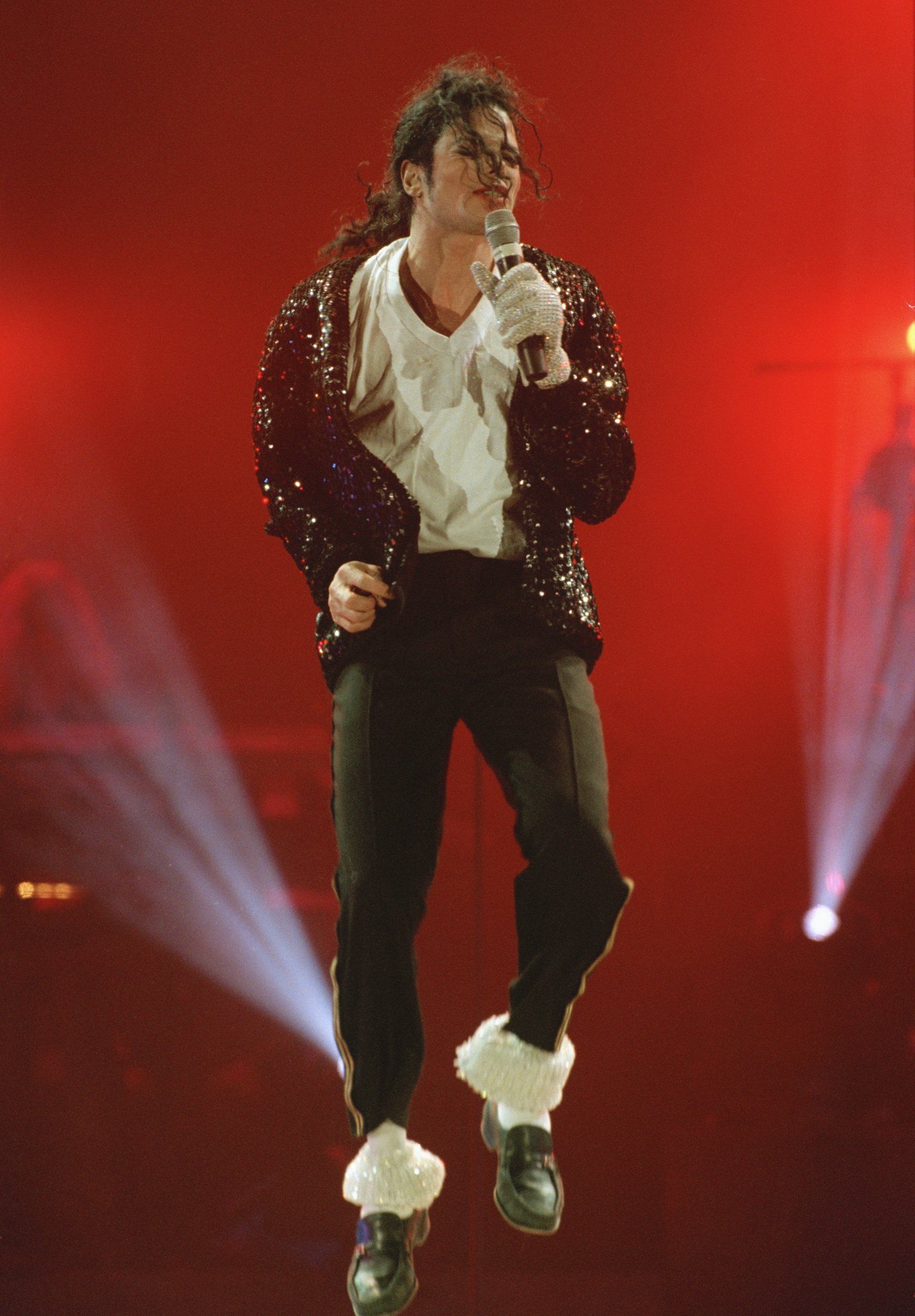 Michael Jackson bei einem Konzert in Bremen während der HIStory-Welttournee 1997. | Quelle: Getty Images