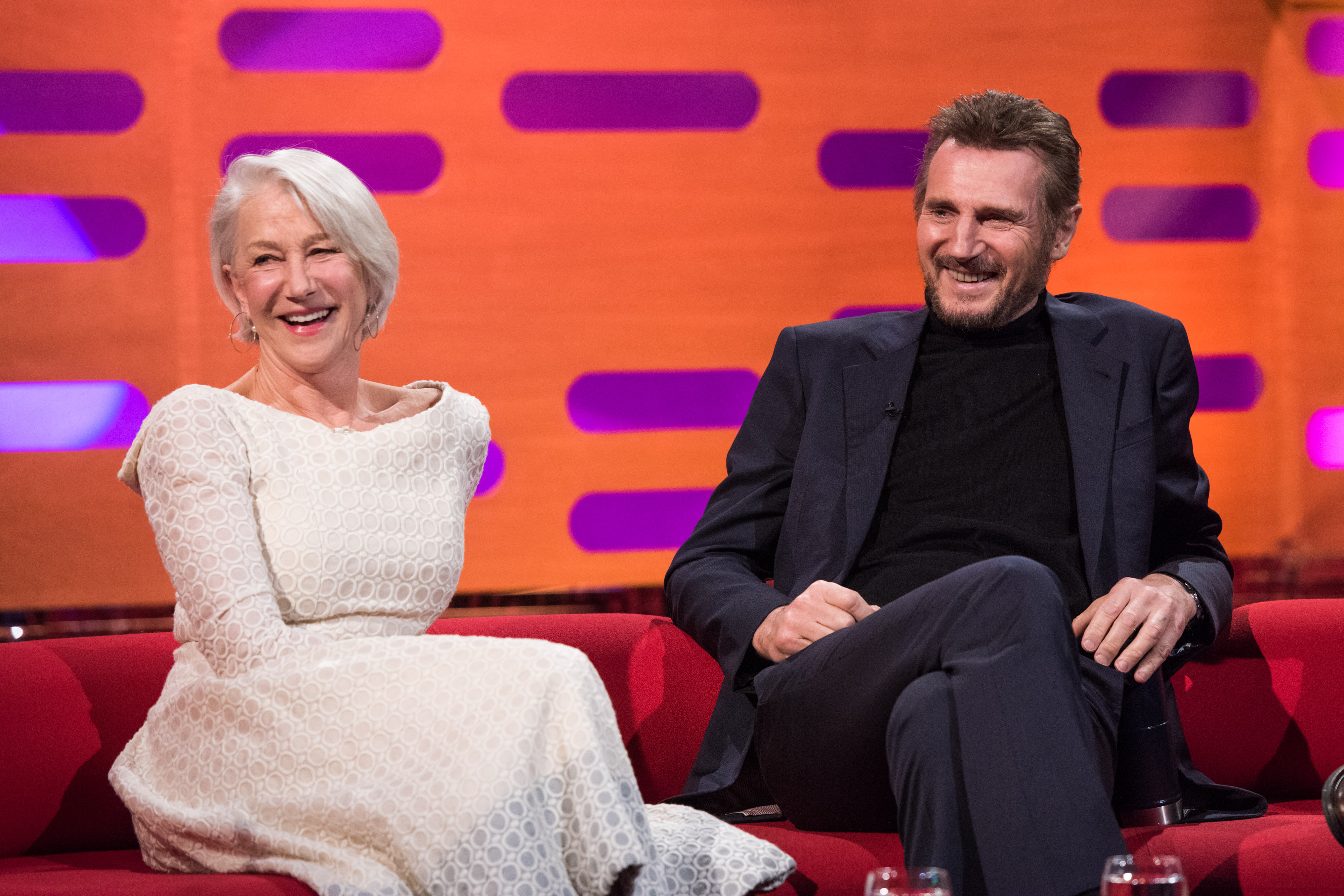 Helen Mirren und Liam Neeson bei der "The Graham Norton Show" in den London Studios am 18. Januar 2018 in London, England. | Quelle: Getty Images