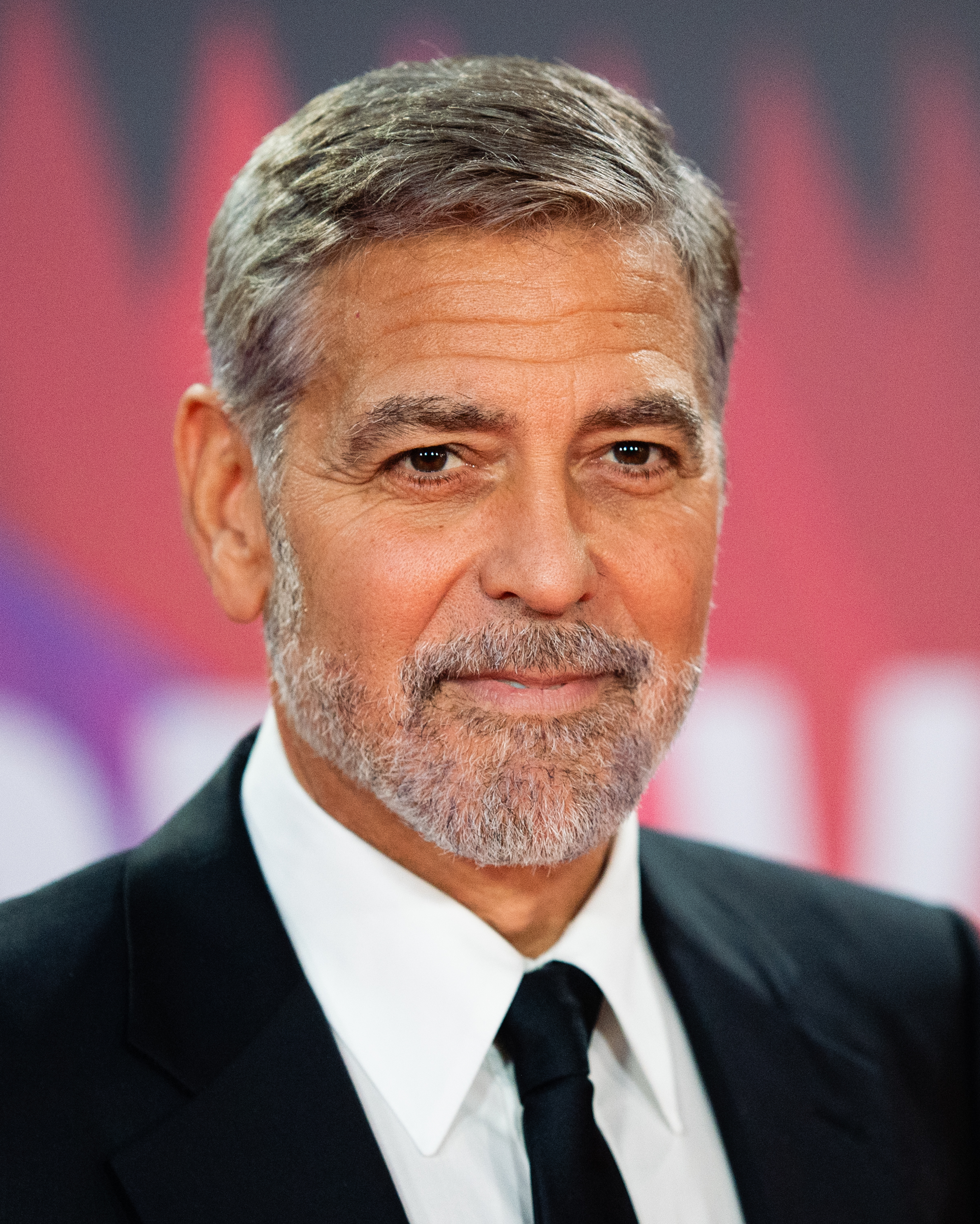 George Clooney besucht die Premiere von "The Tender Bar" während des 65. BFI London Film Festivals in der Royal Festival Hall am 10. Oktober 2021 in London, England. | Quelle: Getty Images