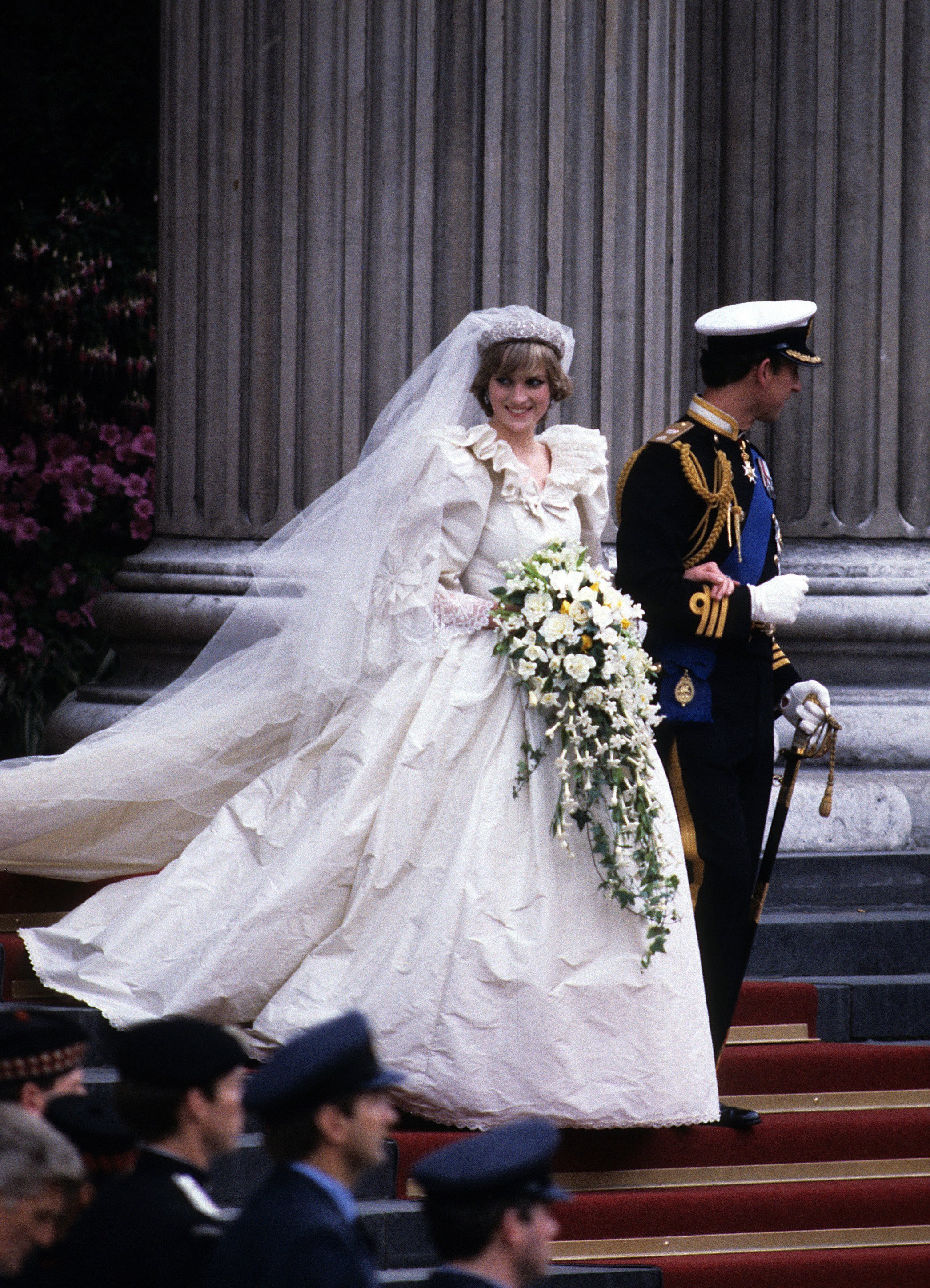 Prinzessin Diana und Prinz Charles an ihrem Hochzeitstag in der St. Paul's Cathedral in London, 1991 | Quelle: Getty Images